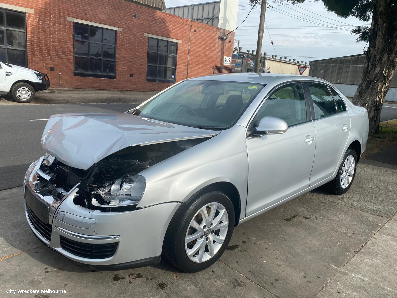 VOLKSWAGEN JETTA LOWER ENGINE SPLASH TRAY