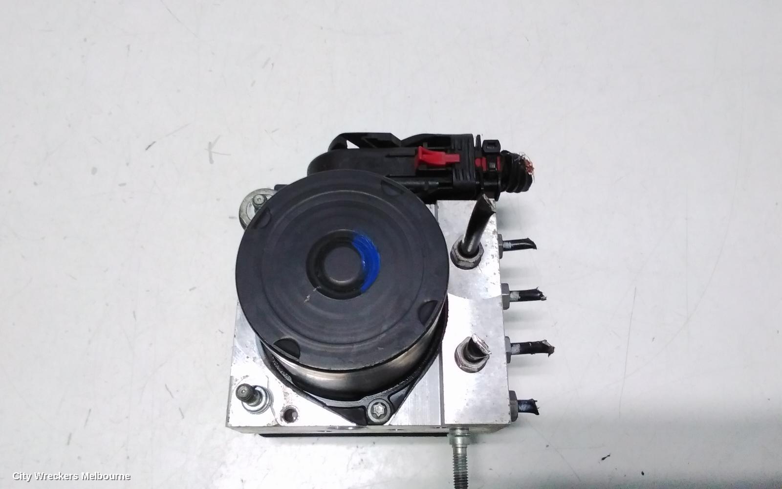 VOLKSWAGEN POLO ABS PUMP/MODULATOR, 6R, P/N 6R0614517AF, 05/2010 - 09/2017