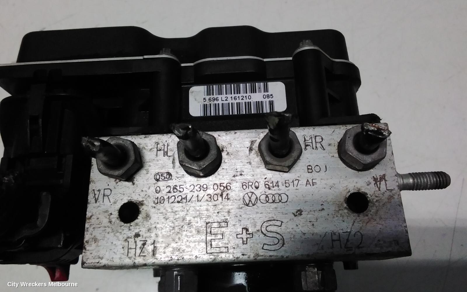 VOLKSWAGEN POLO ABS PUMP/MODULATOR, 6R, P/N 6R0614517AF, 05/2010 - 09/2017