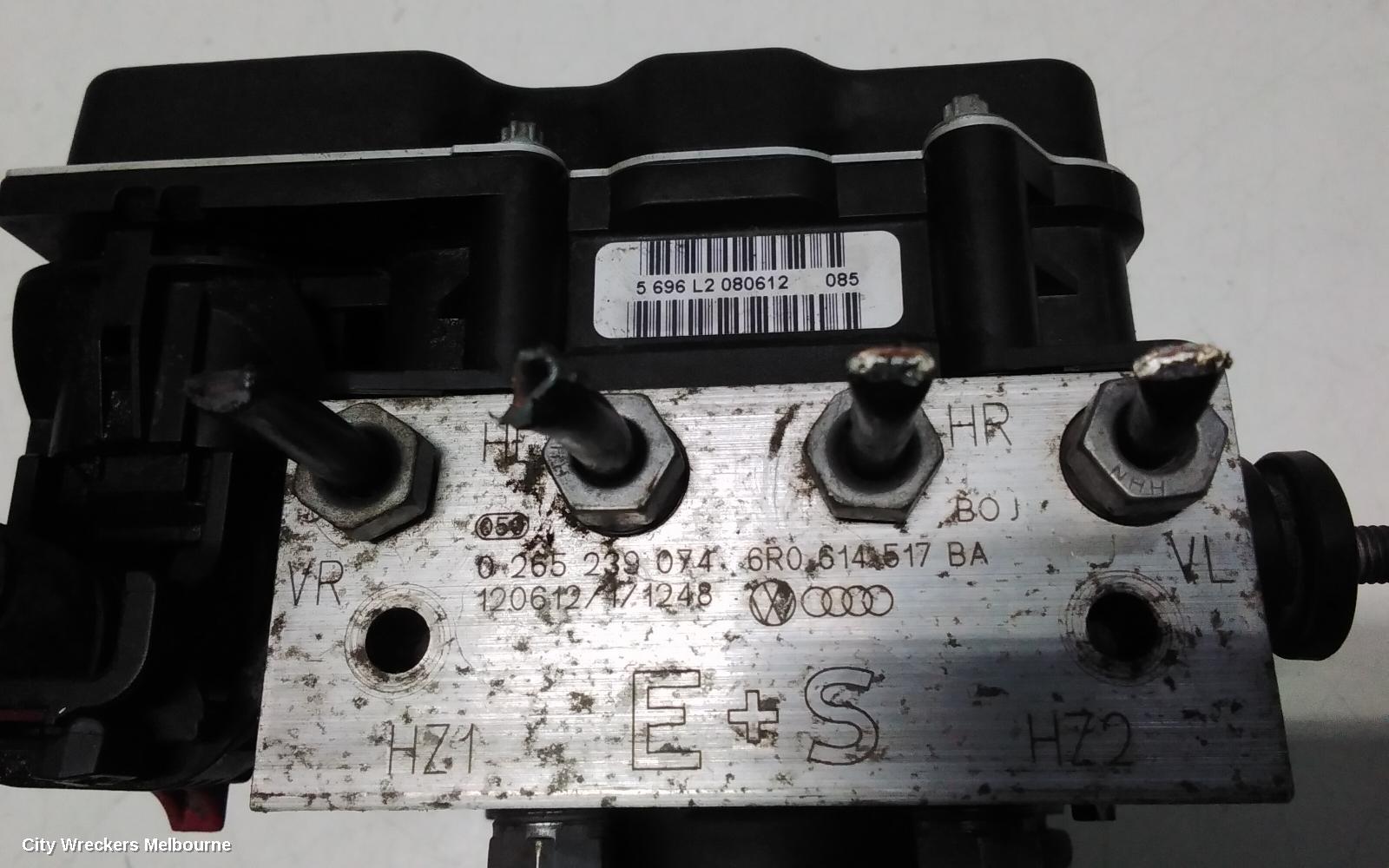 VOLKSWAGEN POLO ABS PUMP/MODULATOR, 6R, P/N 6R0907379AF, 05/2010 - 09/2017