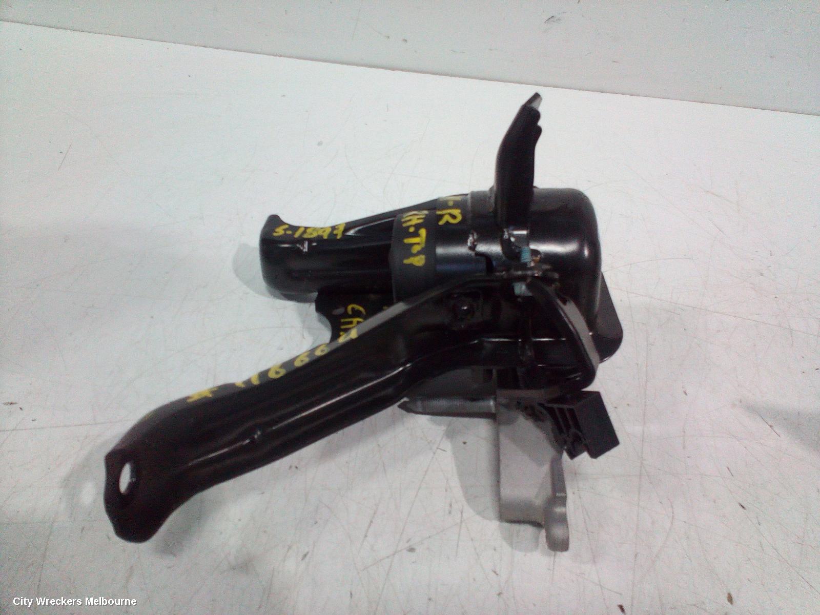 TOYOTA C-HR MOUNT, GEN 1, 12/2016 - 09/2023