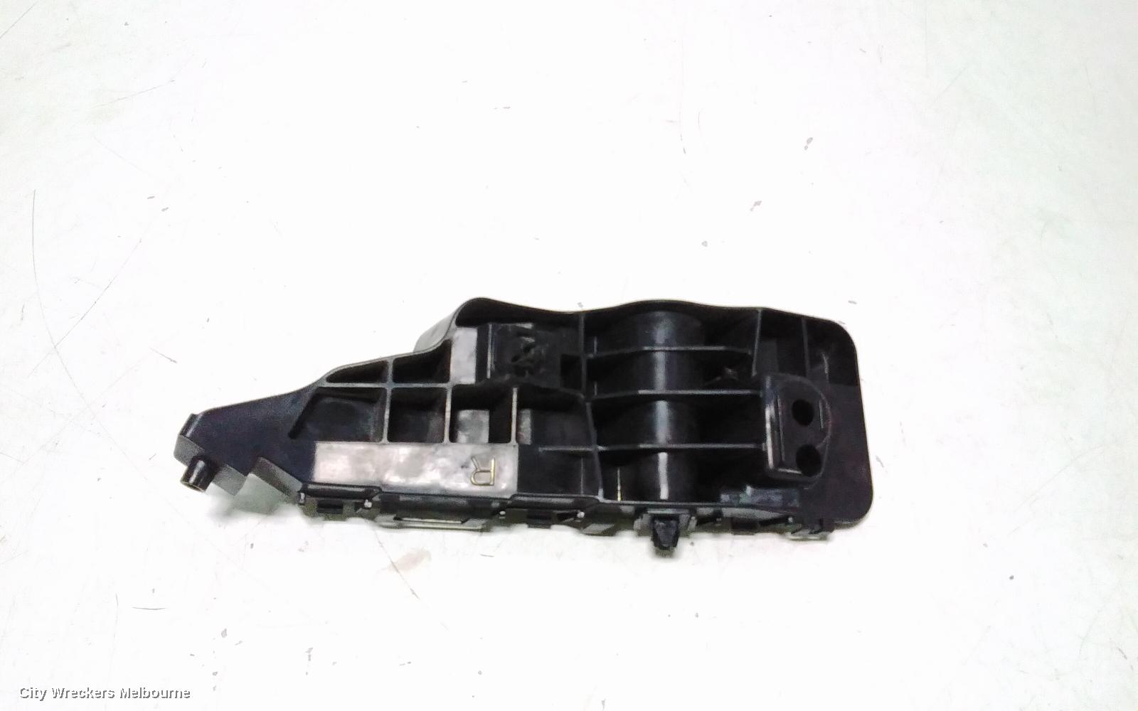SUZUKI SWIFT, FZ, 02/2011 - 03/2017, RHF BAR BRACKET / RETAINER: 116766