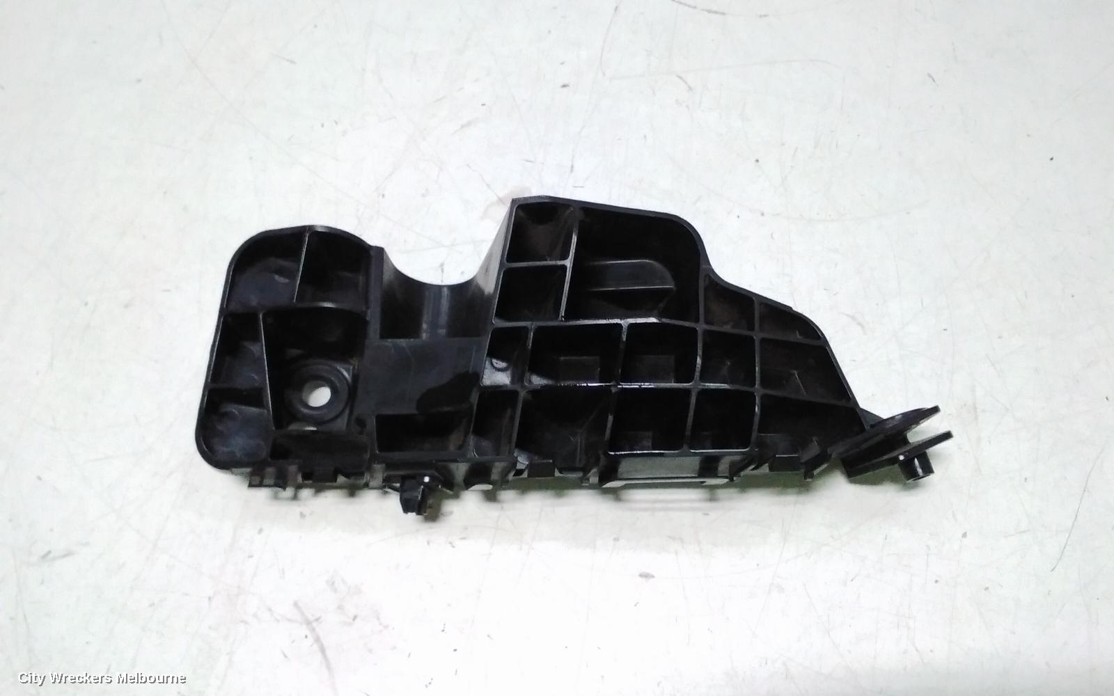 SUZUKI SWIFT, FZ, 02/2011 - 03/2017, RHF BAR BRACKET / RETAINER: 116766