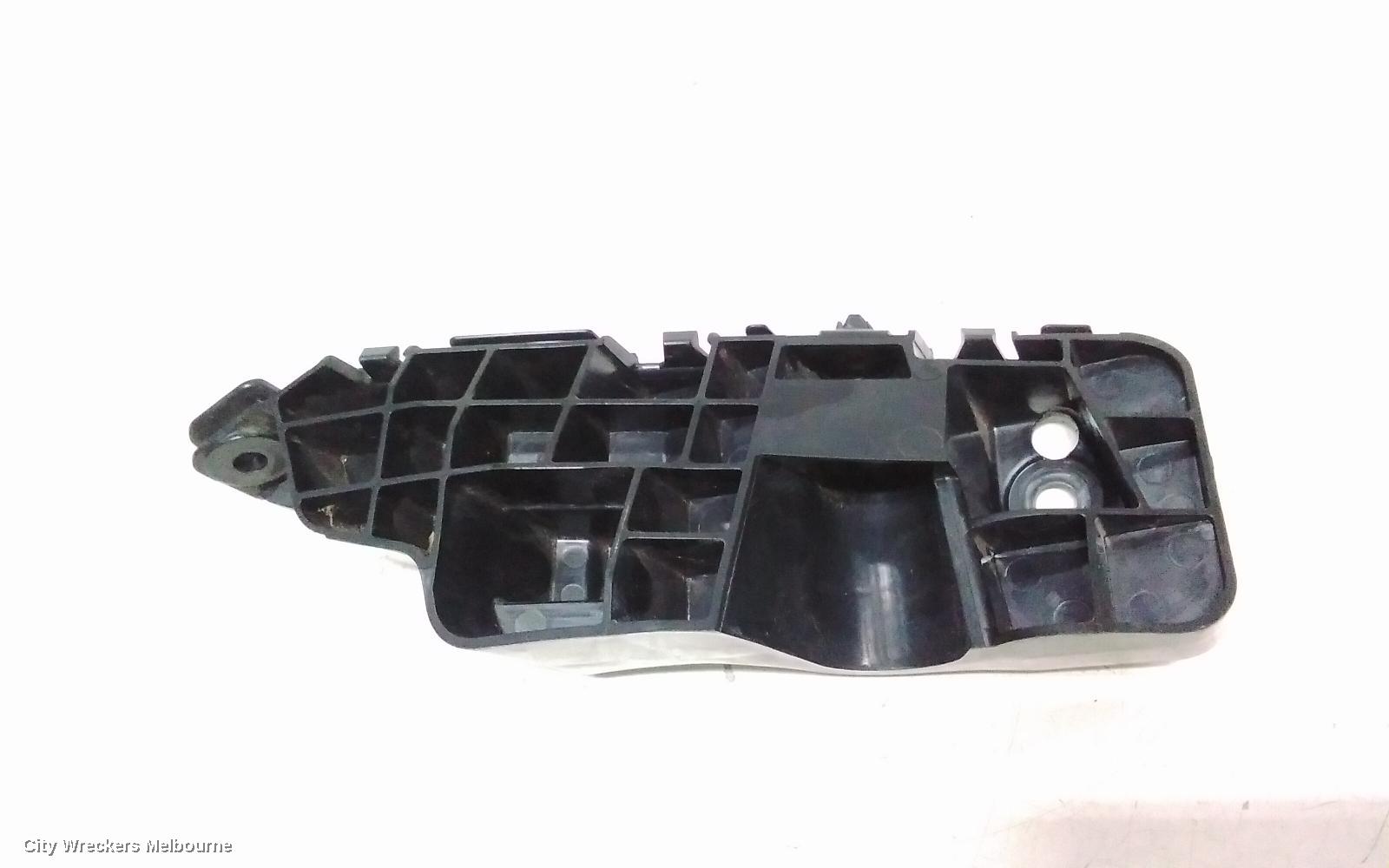 SUZUKI SWIFT, FZ, 02/2011 - 03/2017, RHF BAR BRACKET / RETAINER: 116766