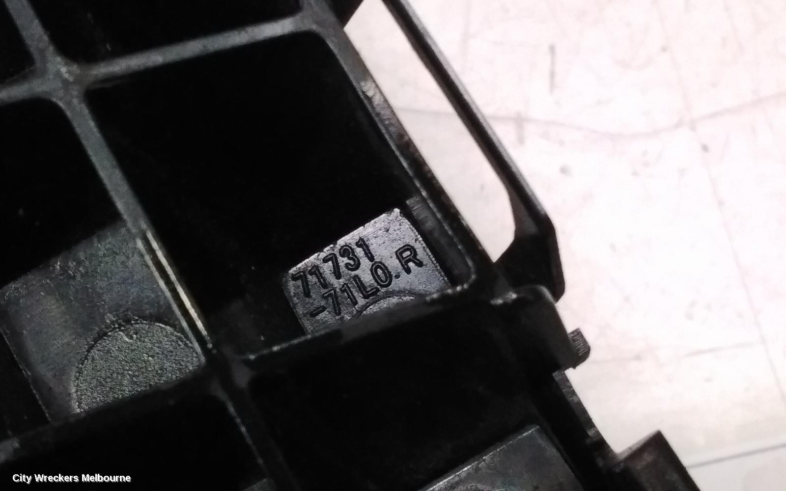 SUZUKI SWIFT, FZ, 02/2011 - 03/2017, RHF BAR BRACKET / RETAINER: 116766