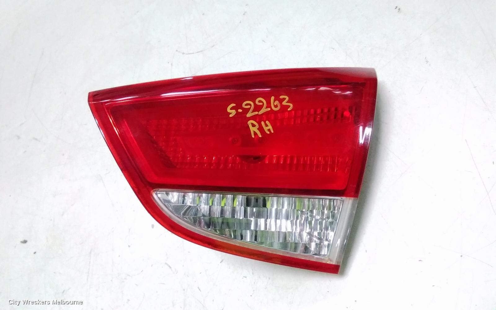 HYUNDAI IX35 REAR GARNISH, TAILGATE LAMP (RH SIDE), LM SERIES (VIN KMHJ), 11/2009 - 01/2016