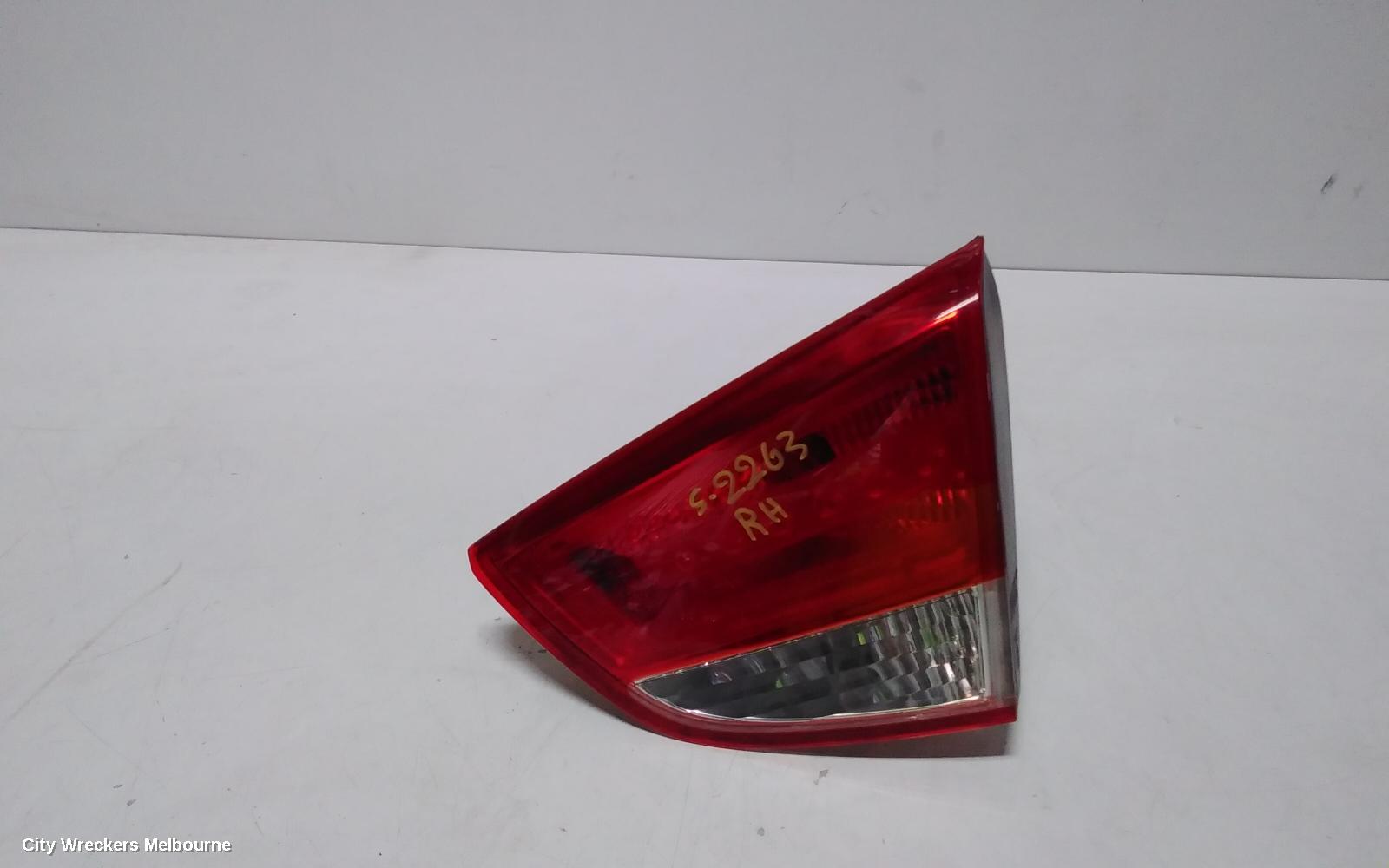 HYUNDAI IX35 REAR GARNISH, TAILGATE LAMP (RH SIDE), LM SERIES (VIN KMHJ), 11/2009 - 01/2016