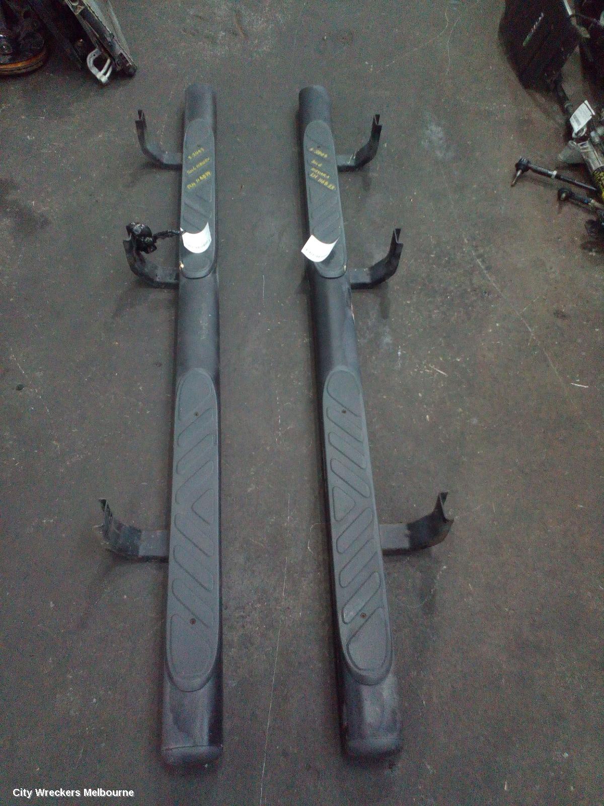 NISSAN NAVARA SIDE STEP/SKIRT, D40 (VIN VSK), RH SIDE, FACTORY, DUAL CAB, 09/2005 - 08/2015