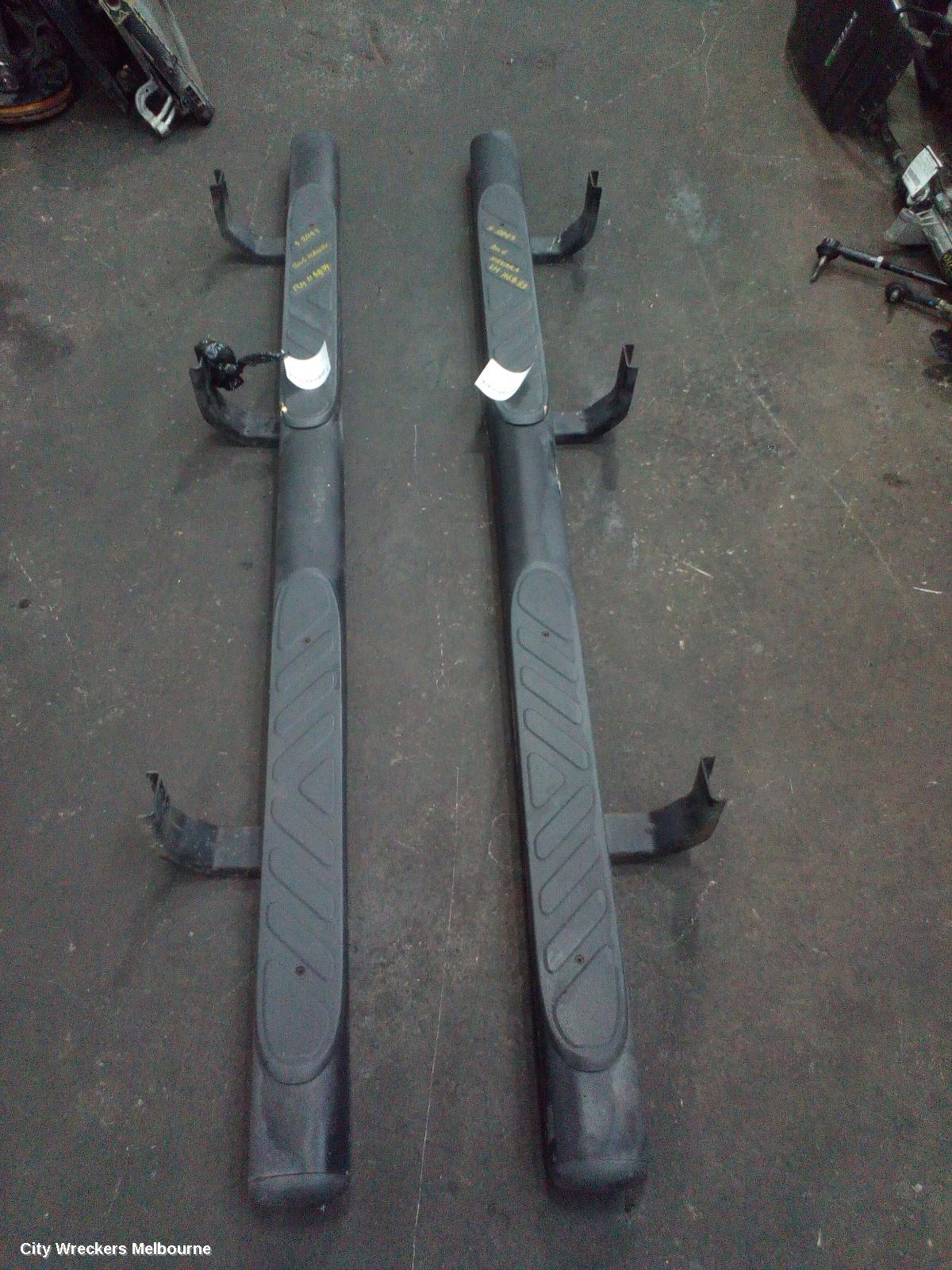 NISSAN NAVARA SIDE STEP/SKIRT, D40 (VIN VSK), RH SIDE, FACTORY, DUAL CAB, 09/2005 - 08/2015