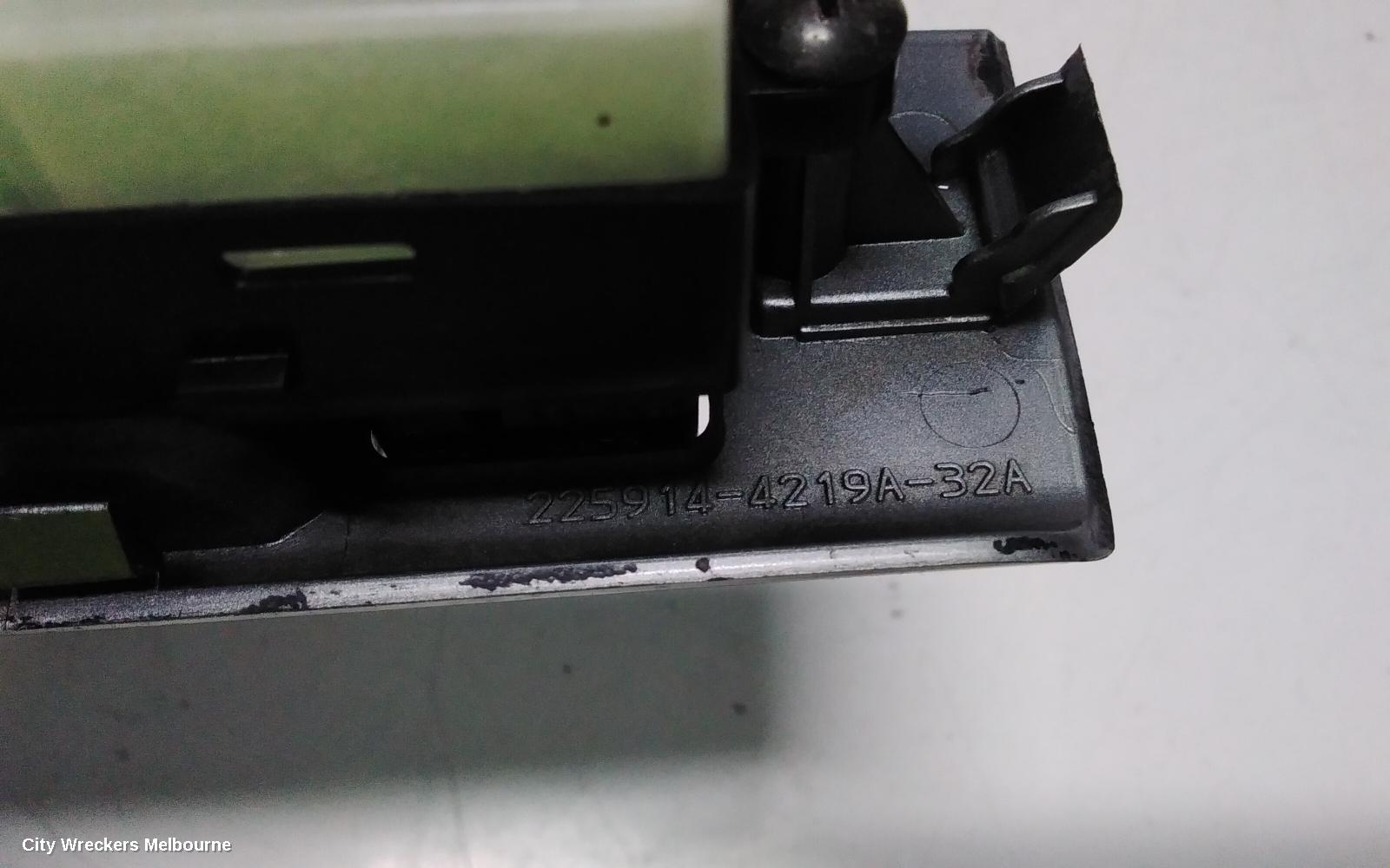 NISSAN NAVARA PWR DR WIND SWITCH, D40, RH FRONT (MASTER SWITCH), 4DR TYPE, SINGLE PLUG, NON CENTRAL LOCKING TYPE, 09/2005 - 08/2015