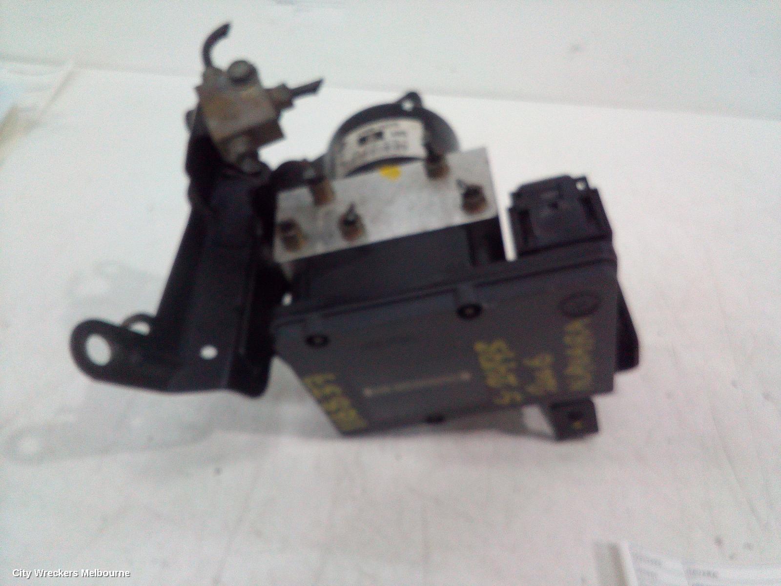 NISSAN NAVARA ABS PUMP/MODULATOR, D40, P/N 47660-EA010, 09/2005 - 08/2015