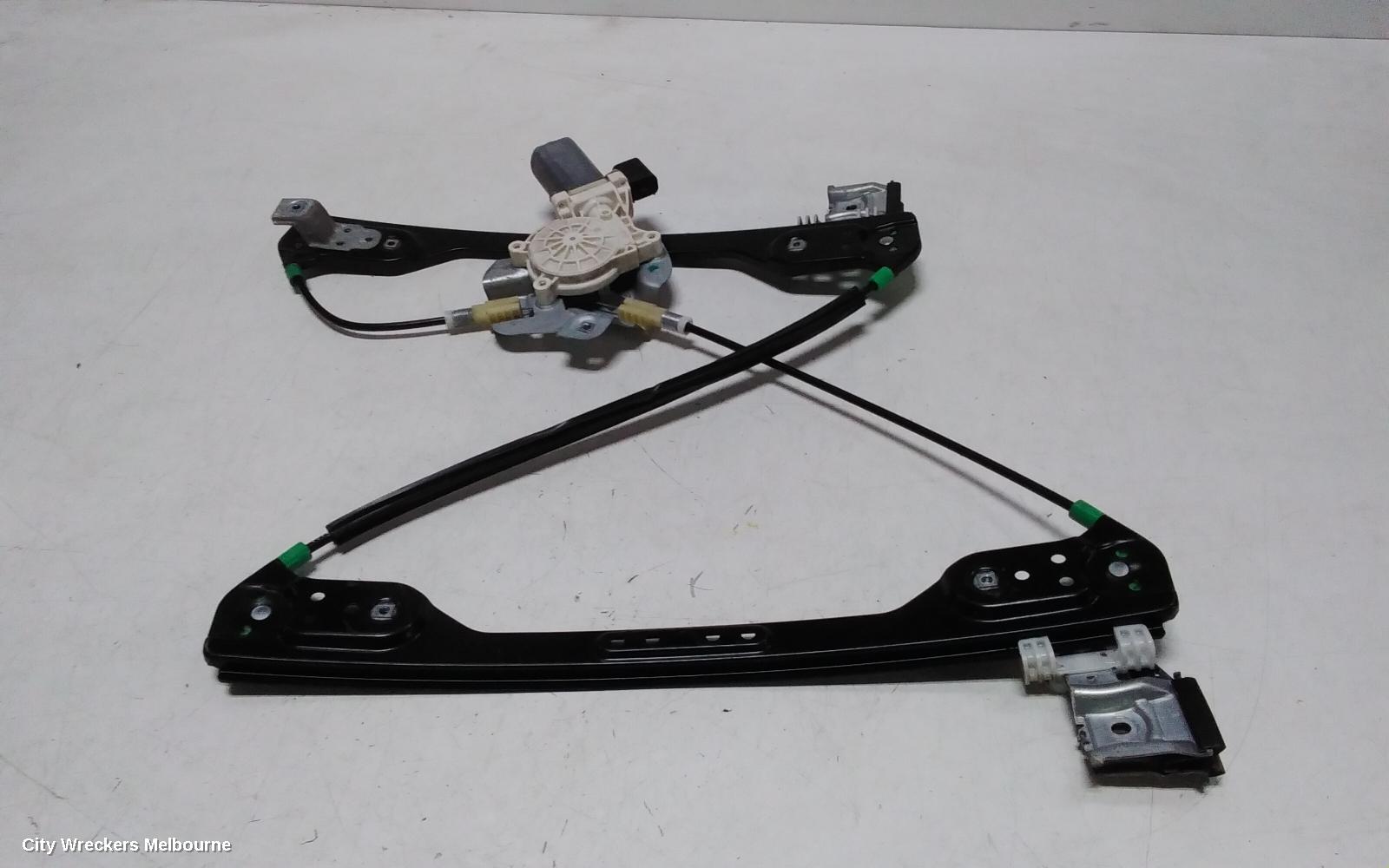 CHRYSLER 300C RIGHT FRONT WINDOW REG/MOTOR, POWER, 01/2005 - 12/2011