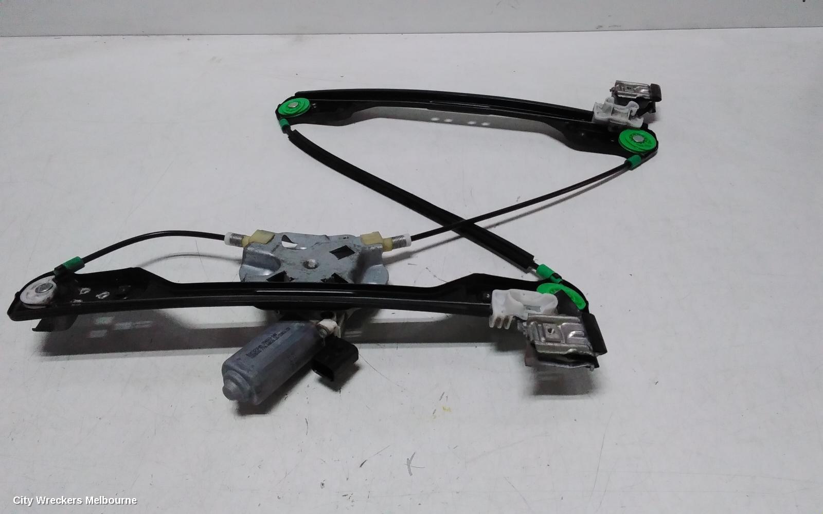 CHRYSLER 300C RIGHT FRONT WINDOW REG/MOTOR, POWER, 01/2005 - 12/2011