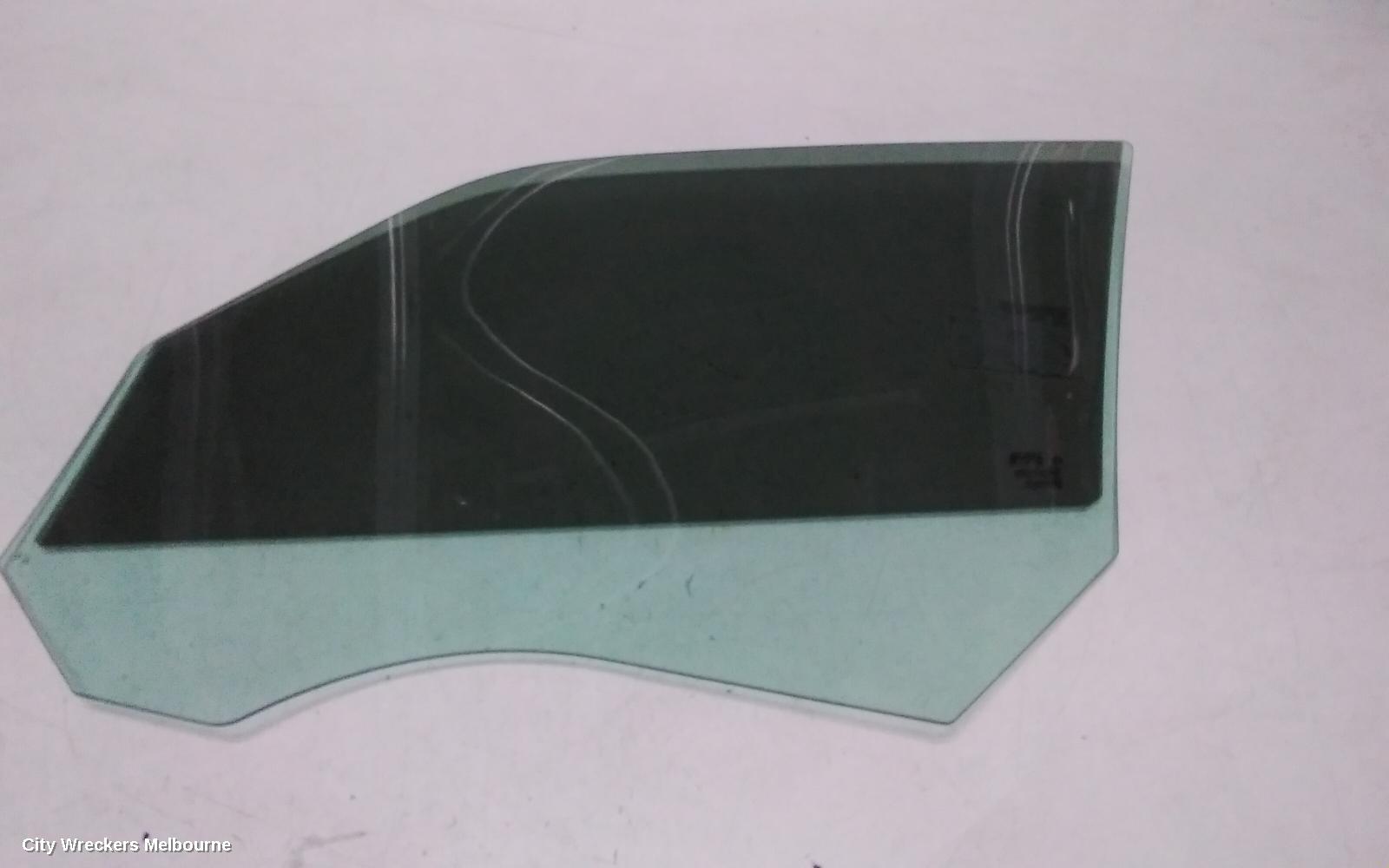 CHRYSLER 300C RIGHT FRONT DOOR WINDOW, 11/2005 - 12/2011