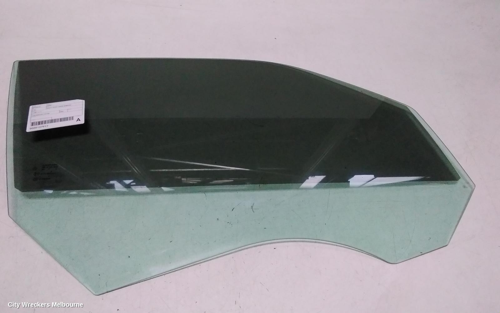 CHRYSLER 300C RIGHT FRONT DOOR WINDOW, 11/2005 - 12/2011
