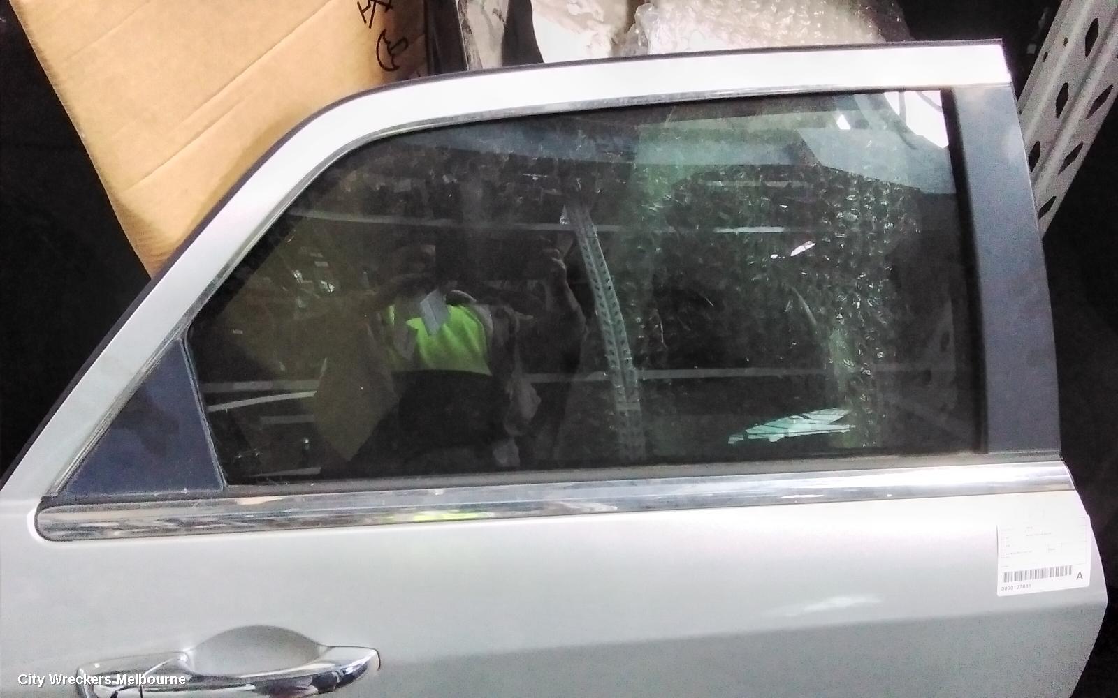 CHRYSLER 300C RIGHT REAR DOOR WINDOW, 11/2005 - 12/2011