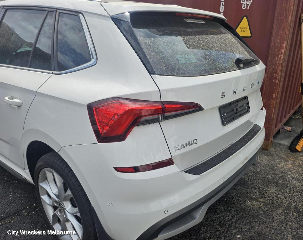 SKODA KAMIQ RIGHT DOOR MIRROR, NW, POWER FOLD, W/ LANE KEEPING AND LANE CHANGE SYSTEM TYPE, 06/2020 ONWARDS