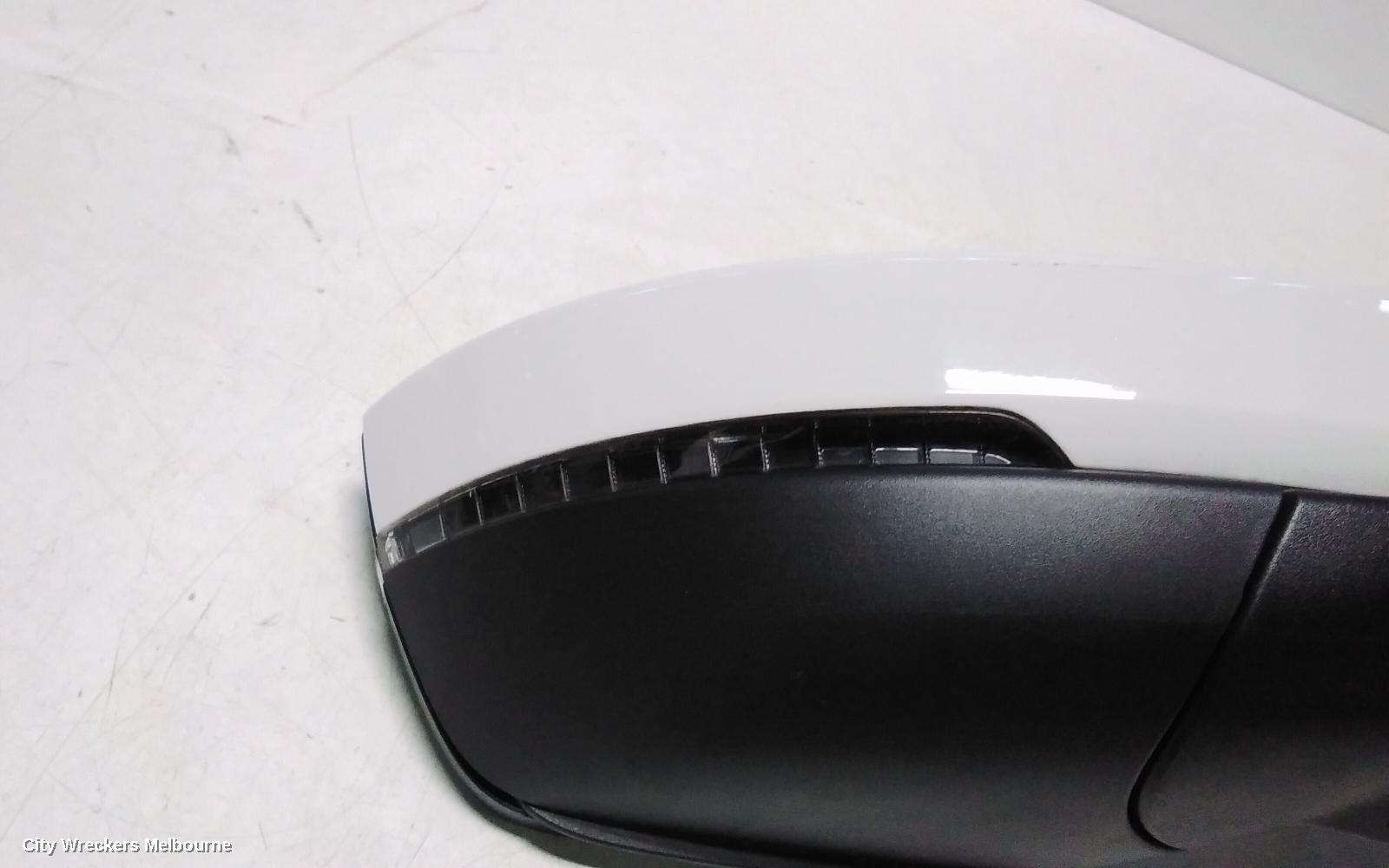 SKODA KAMIQ RIGHT DOOR MIRROR, NW, POWER FOLD, W/ LANE KEEPING AND LANE CHANGE SYSTEM TYPE, 06/2020 ONWARDS