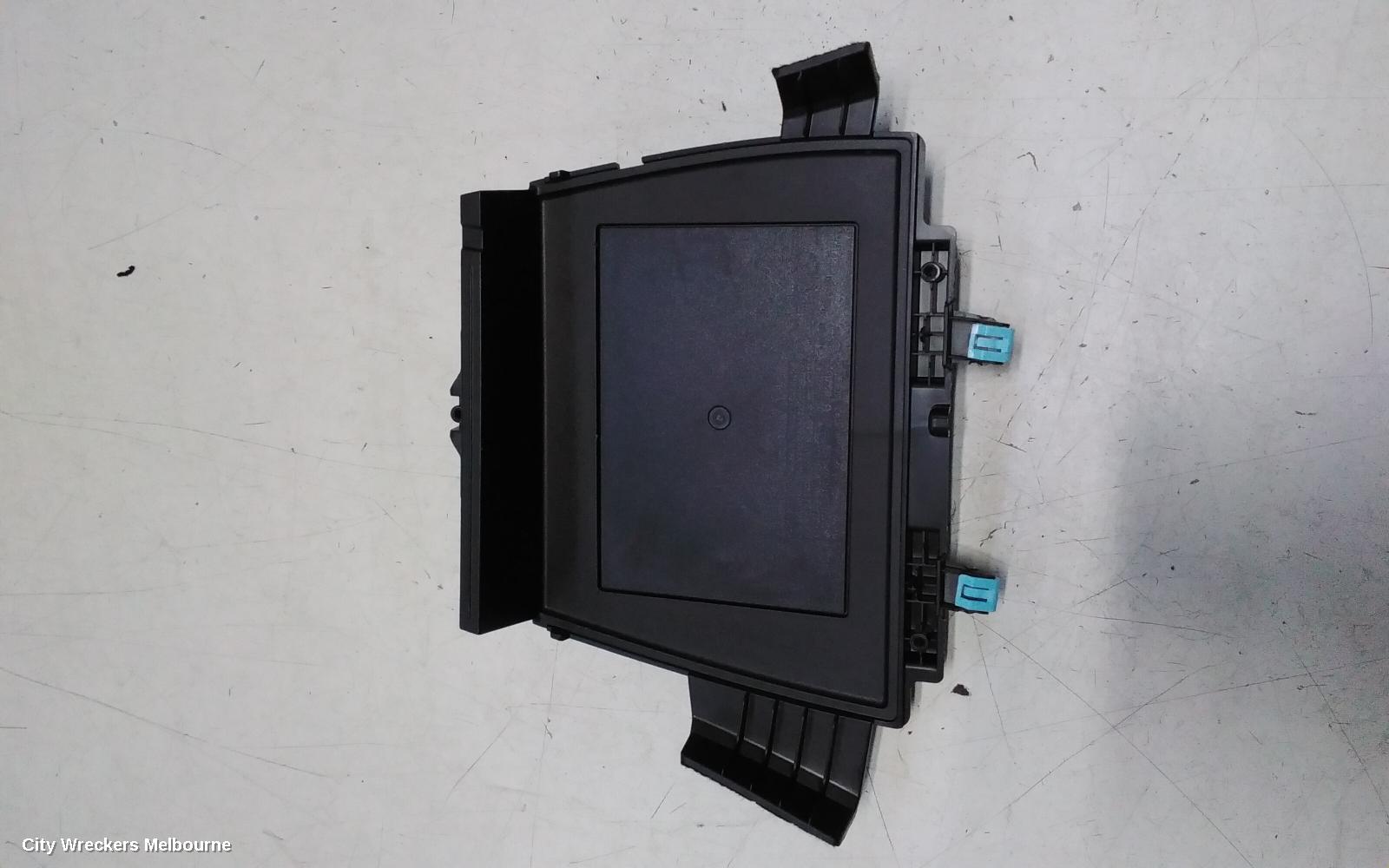 RENAULT ARKANA, JL1, 05/2021 ONWARDS, MOBIL CHARGER : 136469