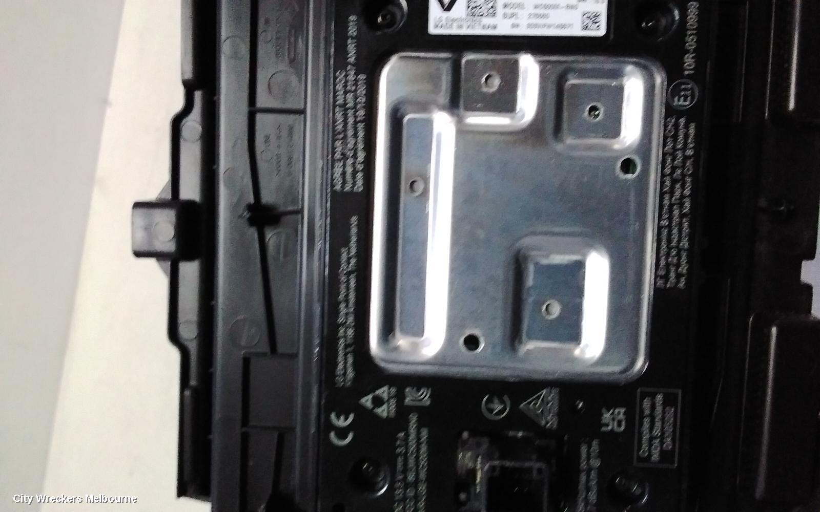 RENAULT ARKANA, JL1, 05/2021 ONWARDS, MOBIL CHARGER : 136469