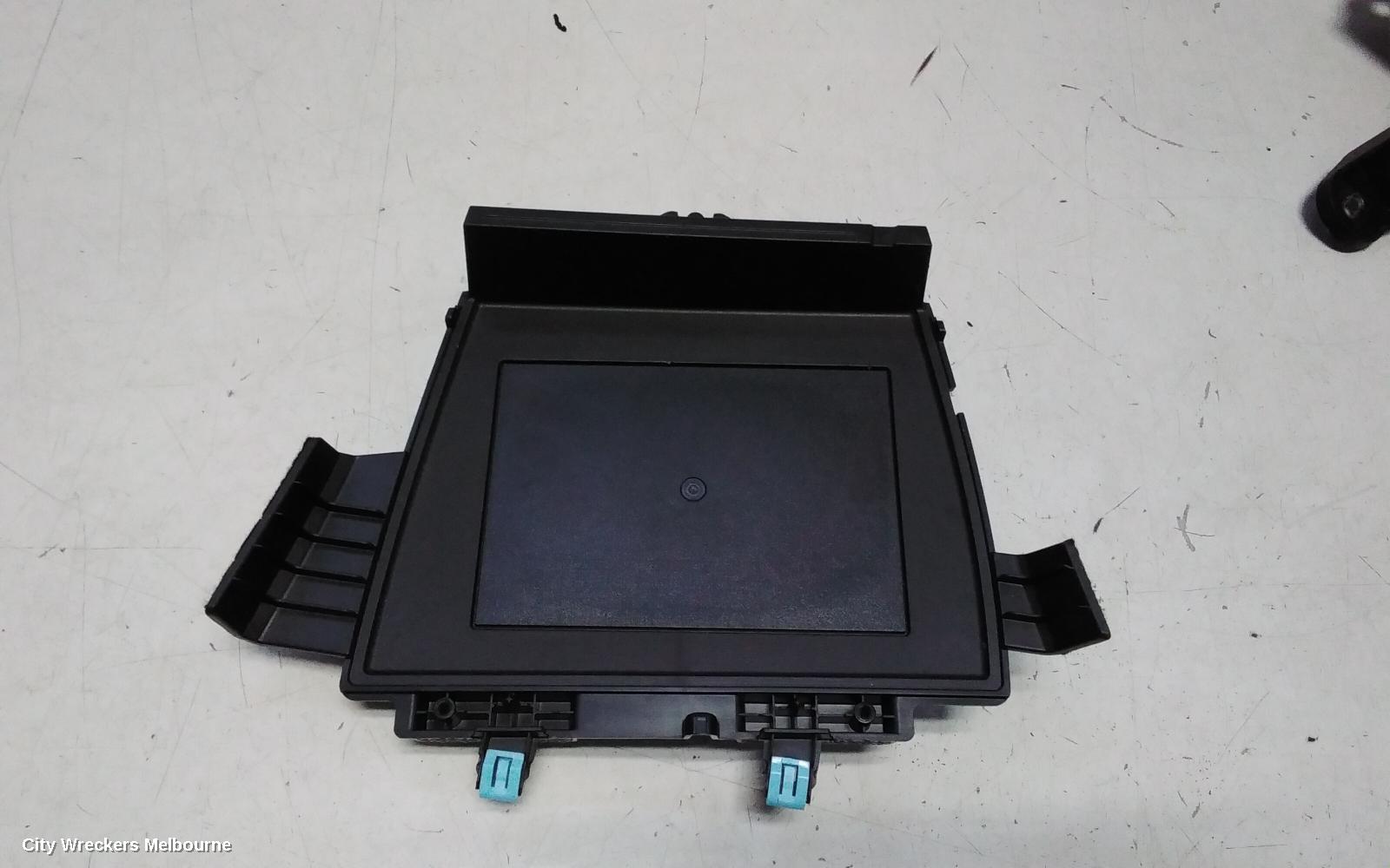 RENAULT ARKANA, JL1, 05/2021 ONWARDS, MOBIL CHARGER : 136469