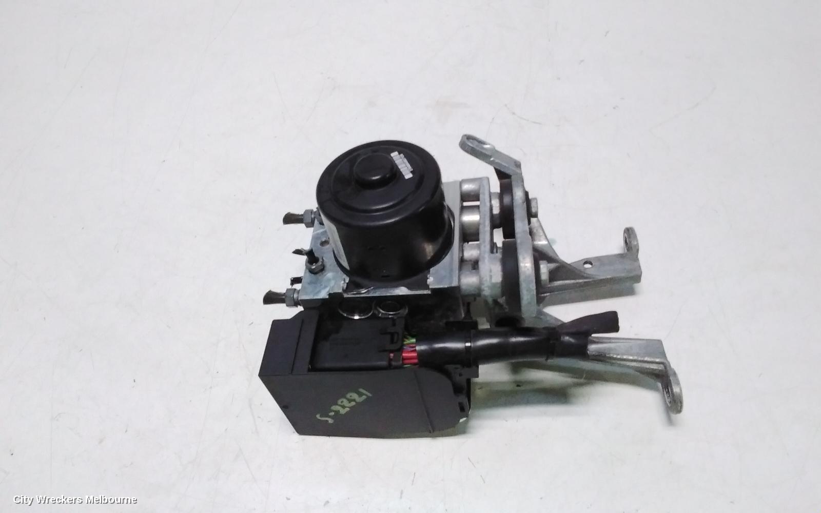 MERCEDES C CLASS ABS PUMP/MODULATOR, W204/S204/C204, P/N A1724313512, 05/2011 - 01/2015