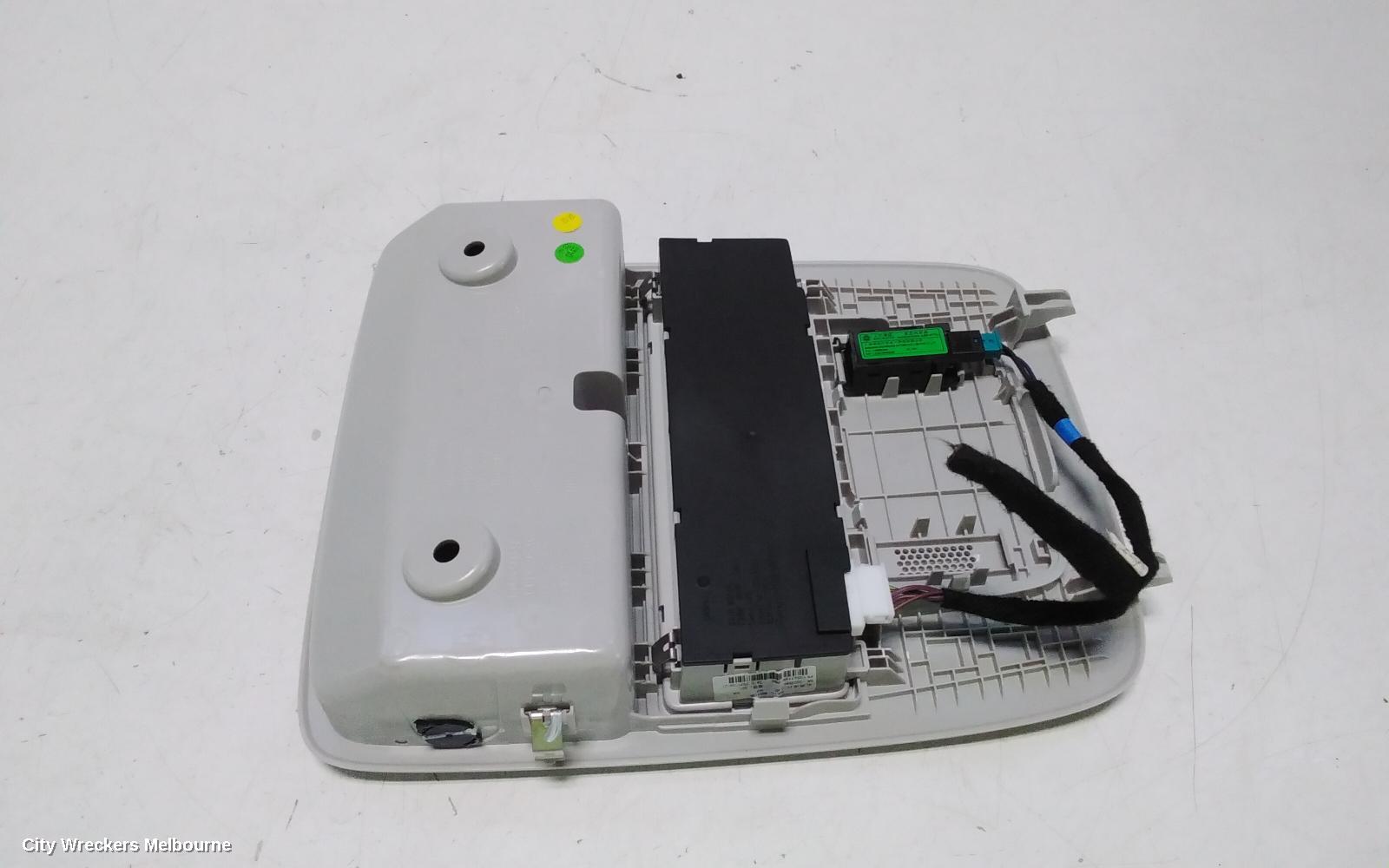 MG HS COURTESY LIGHT, SAS23, 08/2019 - 12/2024