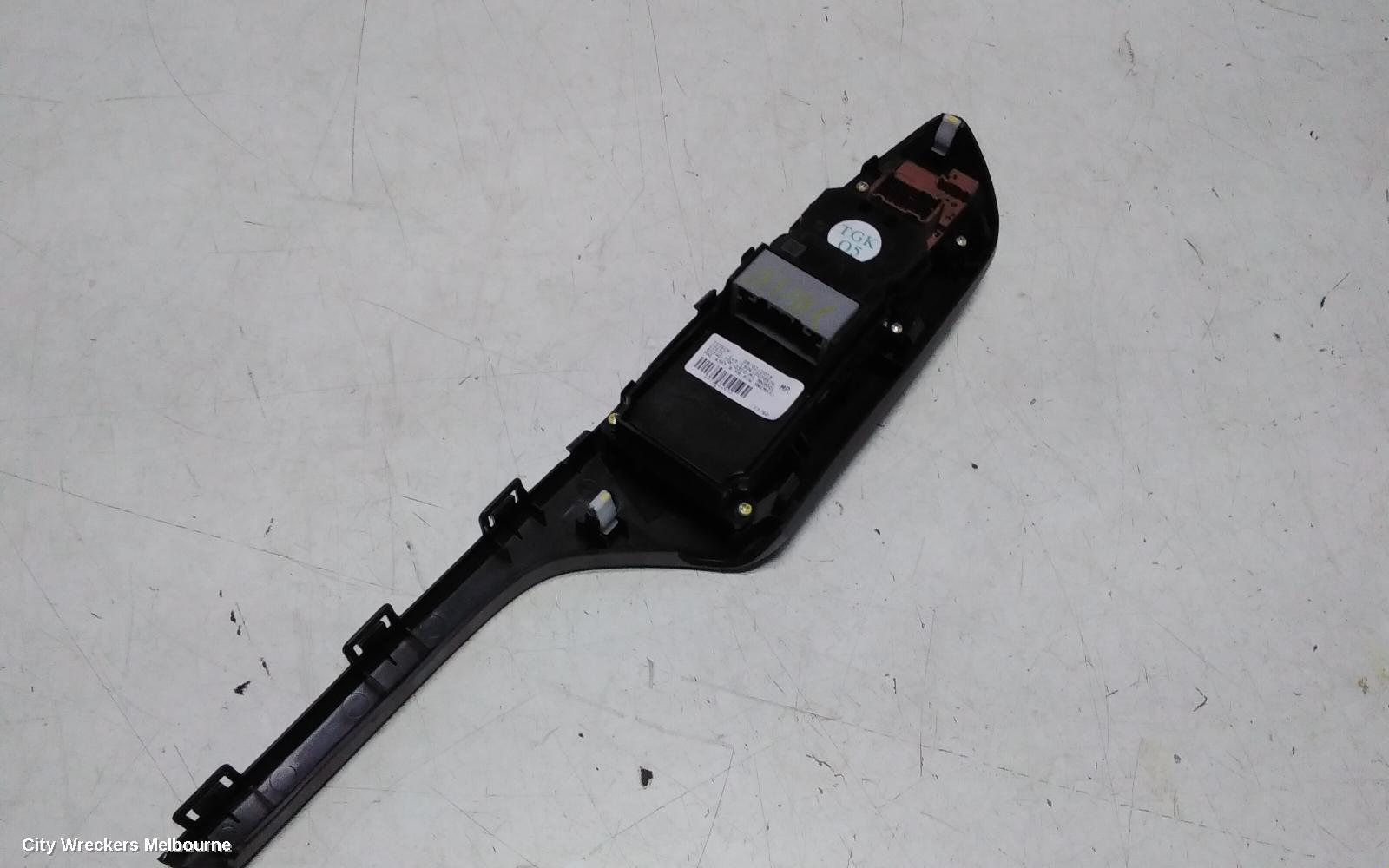 HONDA CIVIC PWR DR WIND SWITCH, RH FRONT (MASTER SWITCH), HATCH, AUTO FOLD TYPE, 10TH GEN, 05/2016 - 08/2021