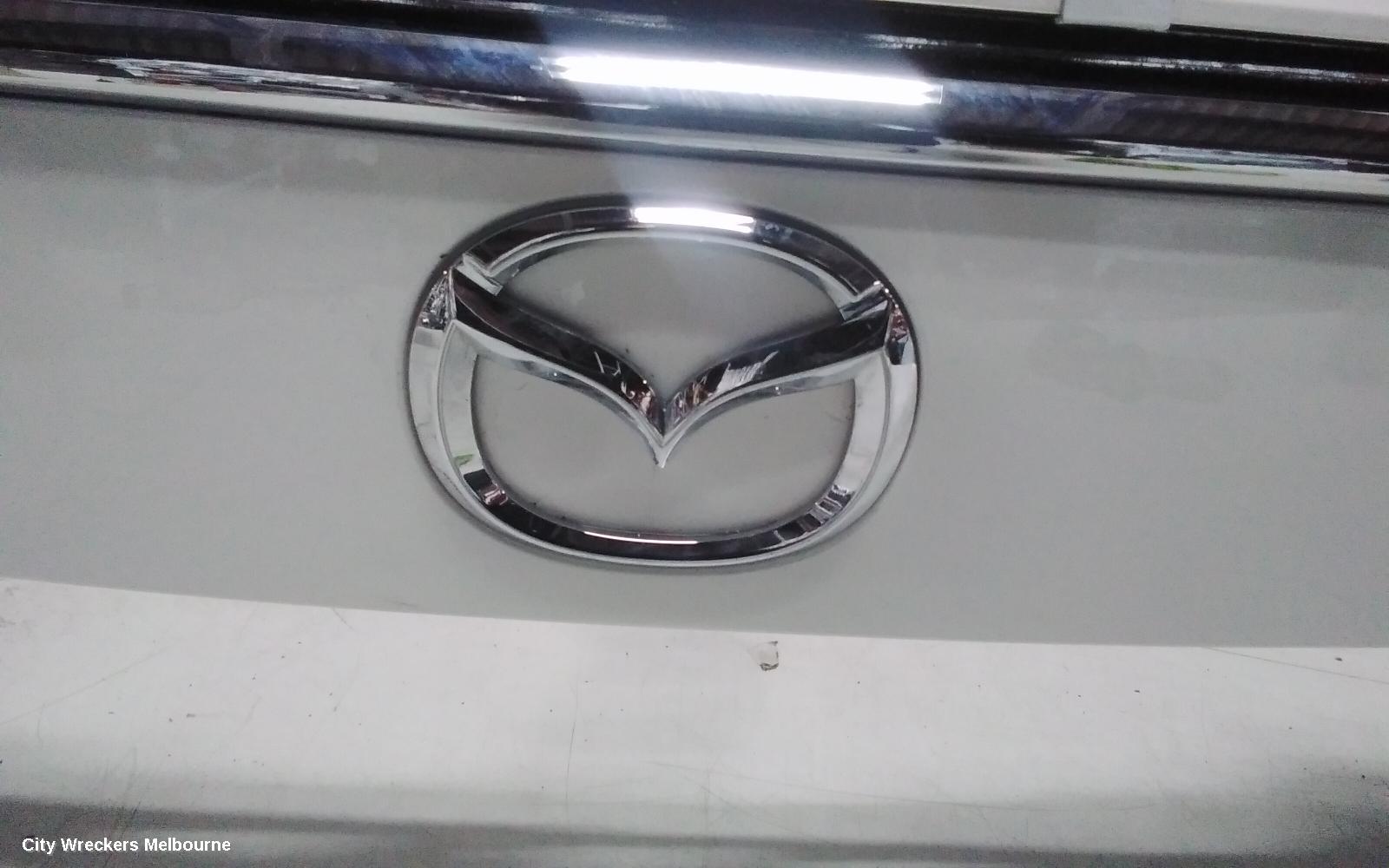 MAZDA CX8 REAR GARNISH, TAILGATE GARNISH (LOWER), NON SMART KEY TYPE, KG, 05/2018 ONWARDS
