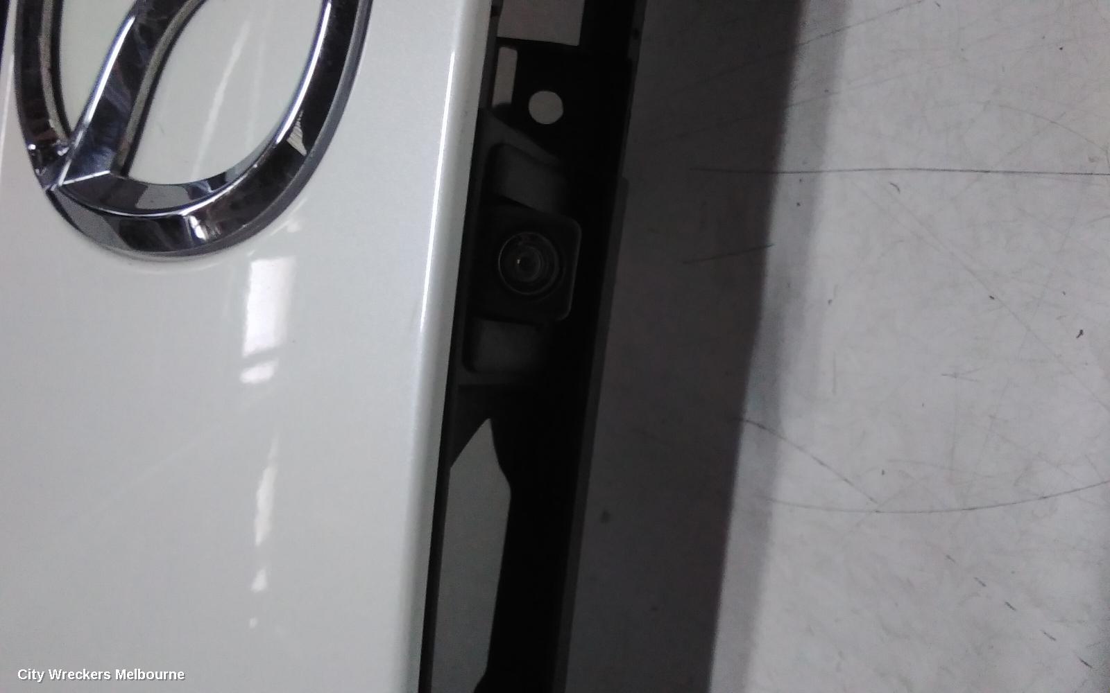 MAZDA CX8 REAR GARNISH, TAILGATE GARNISH (LOWER), NON SMART KEY TYPE, KG, 05/2018 ONWARDS