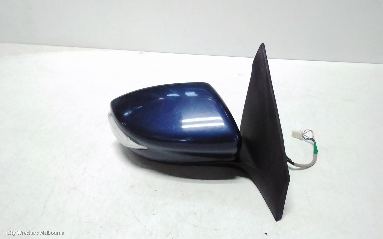NISSAN PULSAR RIGHT DOOR MIRROR, B17, SEDAN, MANUAL FOLD TYPE, 12/2012 - 12/2017