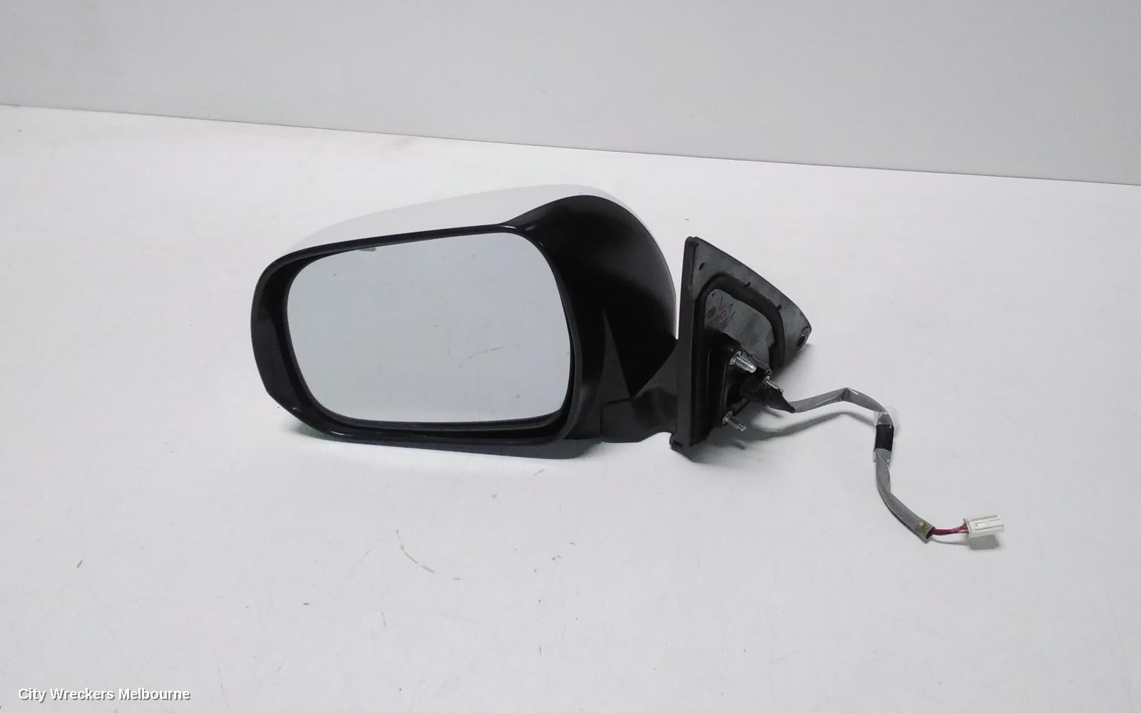 TOYOTA KLUGER LEFT DOOR MIRROR, GSU40-GSU45, COLOUR CODED, NON PUDDLE LIGHT TYPE, 05/2007 - 07/2010