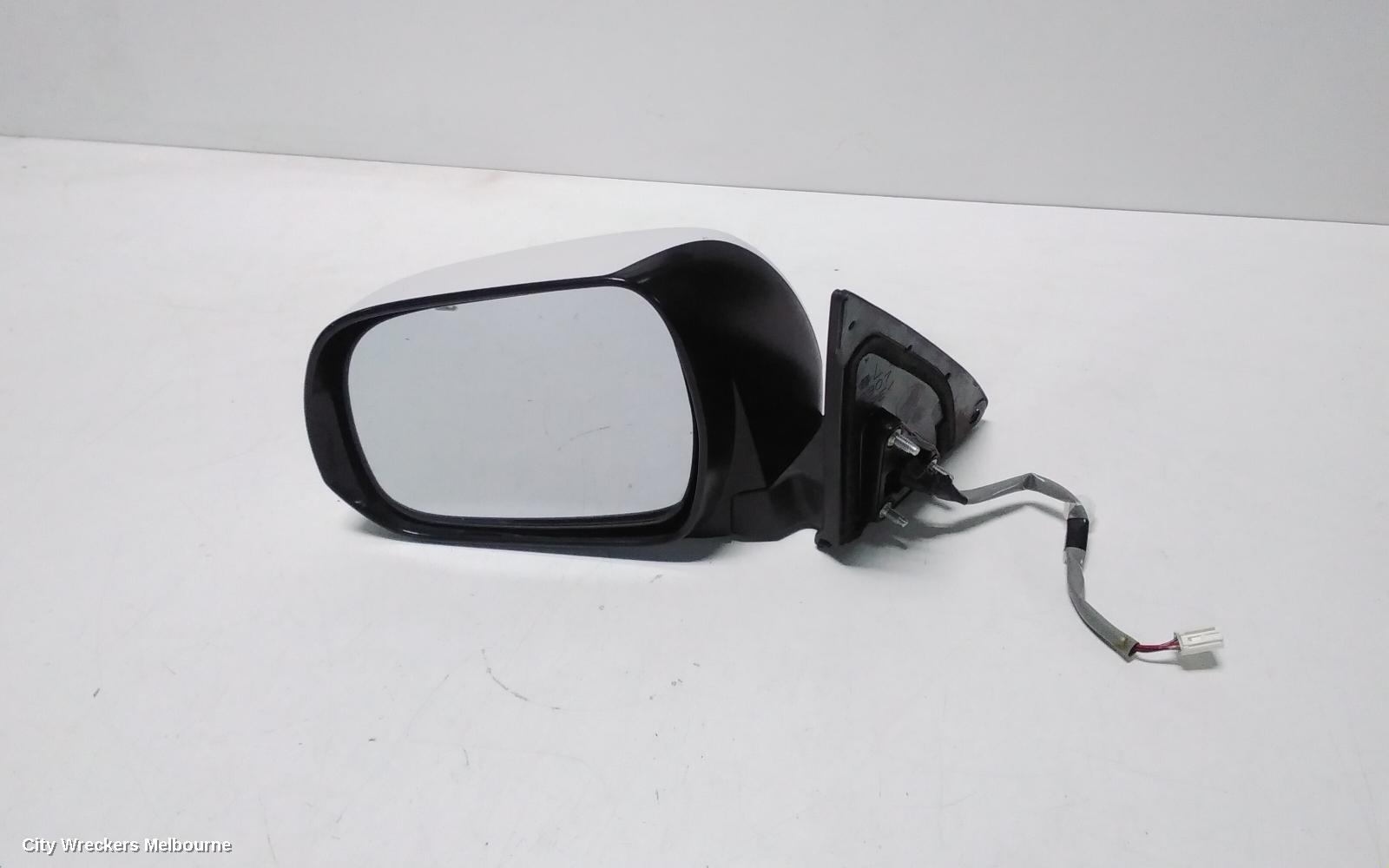 TOYOTA KLUGER LEFT DOOR MIRROR, GSU40-GSU45, COLOUR CODED, NON PUDDLE LIGHT TYPE, 05/2007 - 07/2010