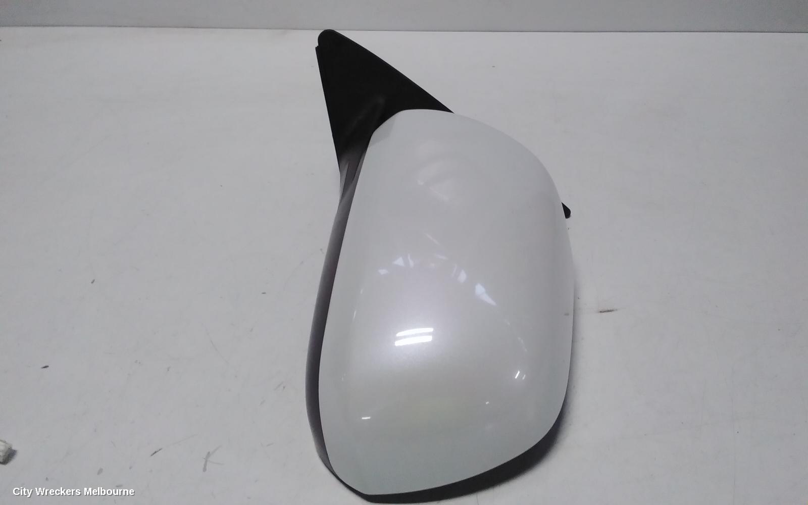 TOYOTA KLUGER LEFT DOOR MIRROR, GSU40-GSU45, COLOUR CODED, NON PUDDLE LIGHT TYPE, 05/2007 - 07/2010