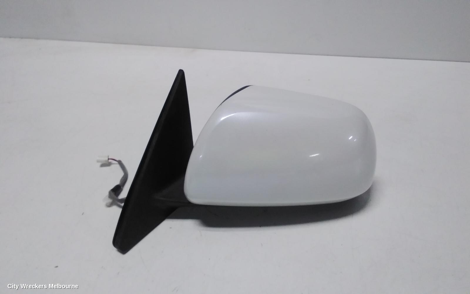 TOYOTA KLUGER LEFT DOOR MIRROR, GSU40-GSU45, COLOUR CODED, NON PUDDLE LIGHT TYPE, 05/2007 - 07/2010