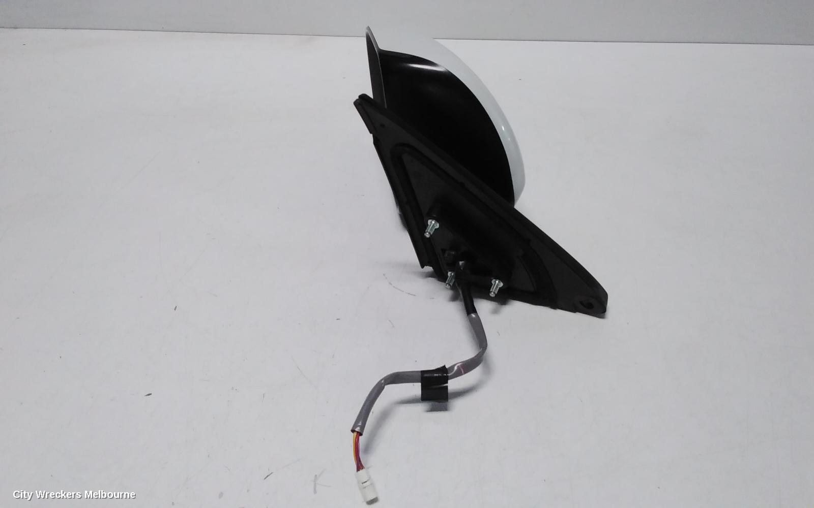 TOYOTA KLUGER LEFT DOOR MIRROR, GSU40-GSU45, 07/2010 - 02/2014
