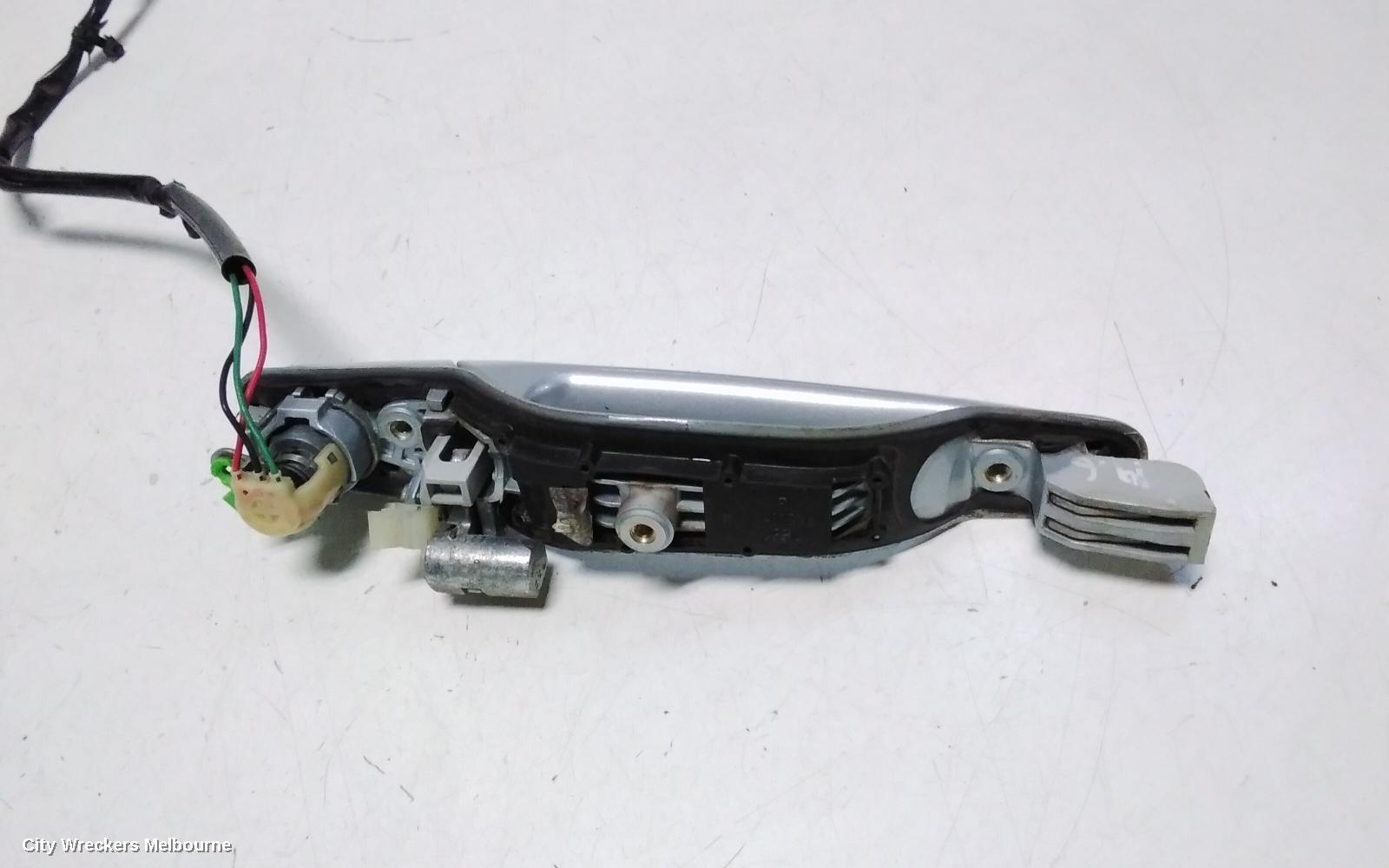 MITSUBISHI 380 DOOR HANDLE, OUTER, RH FRONT, DB, 09/2005 - 03/2008