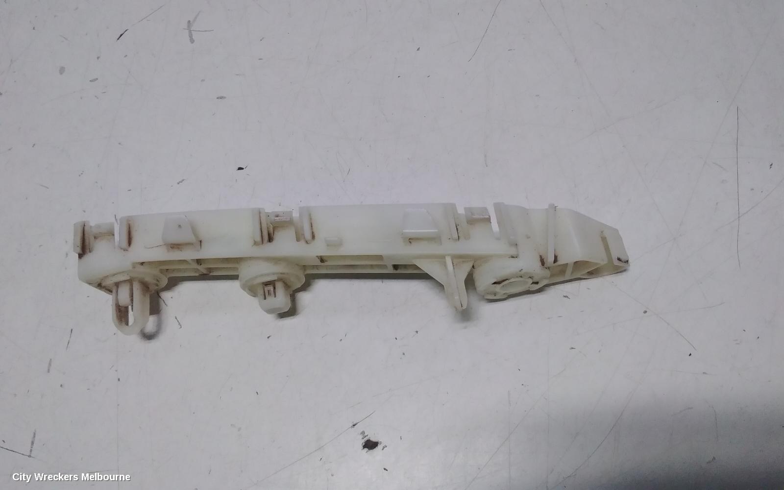 MITSUBISHI OUTLANDER, ZJ, 10/2012 - 03/2015, LHF BAR RETAINER : 117131