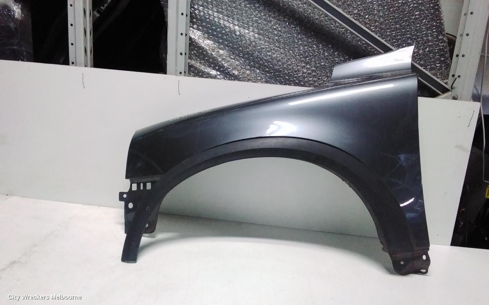 VOLVO XC90 LEFT GUARD, 07/2003 - 12/2014