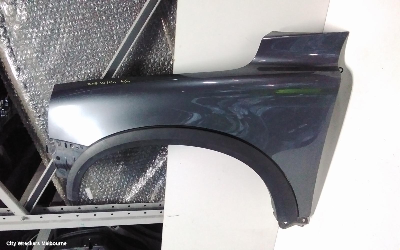 VOLVO XC90 LEFT GUARD, 07/2003 - 12/2014