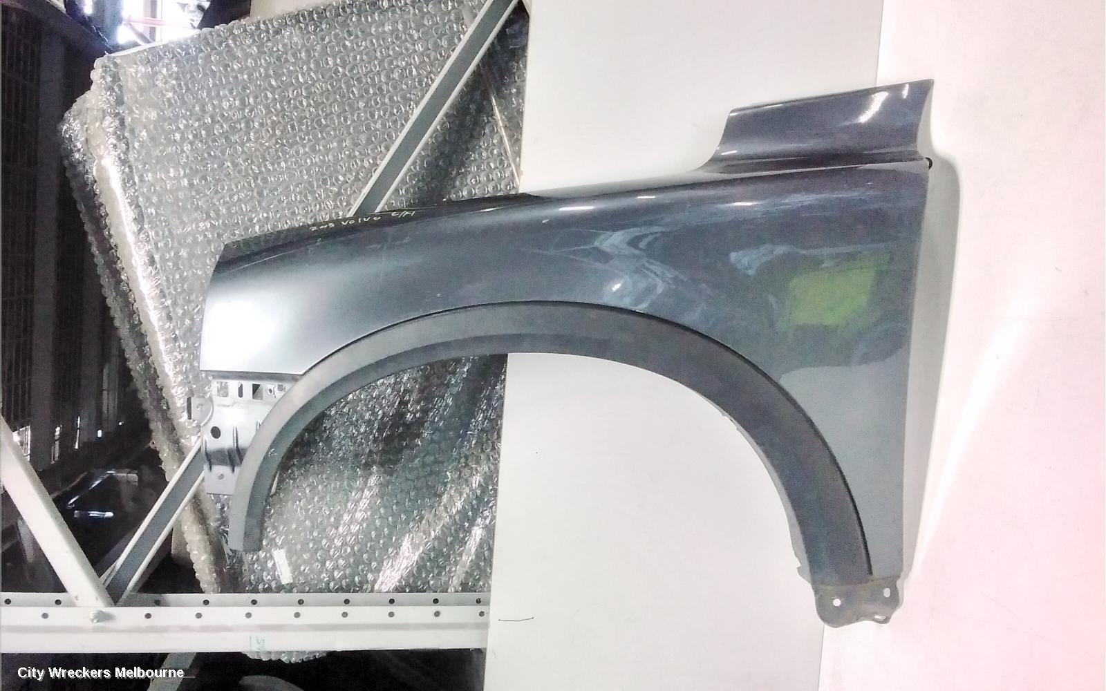VOLVO XC90 LEFT GUARD, 07/2003 - 12/2014