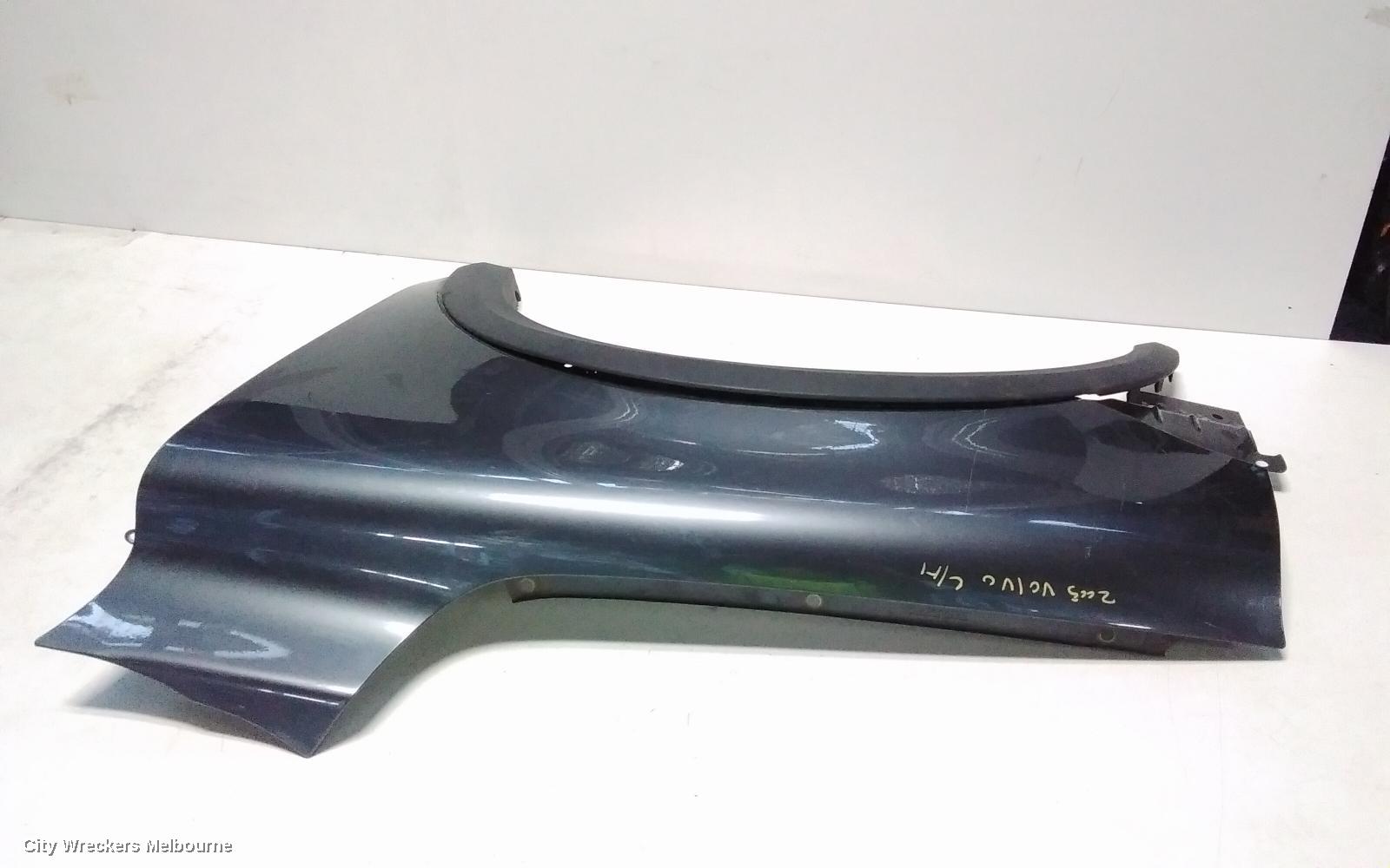 VOLVO XC90 LEFT GUARD, 07/2003 - 12/2014