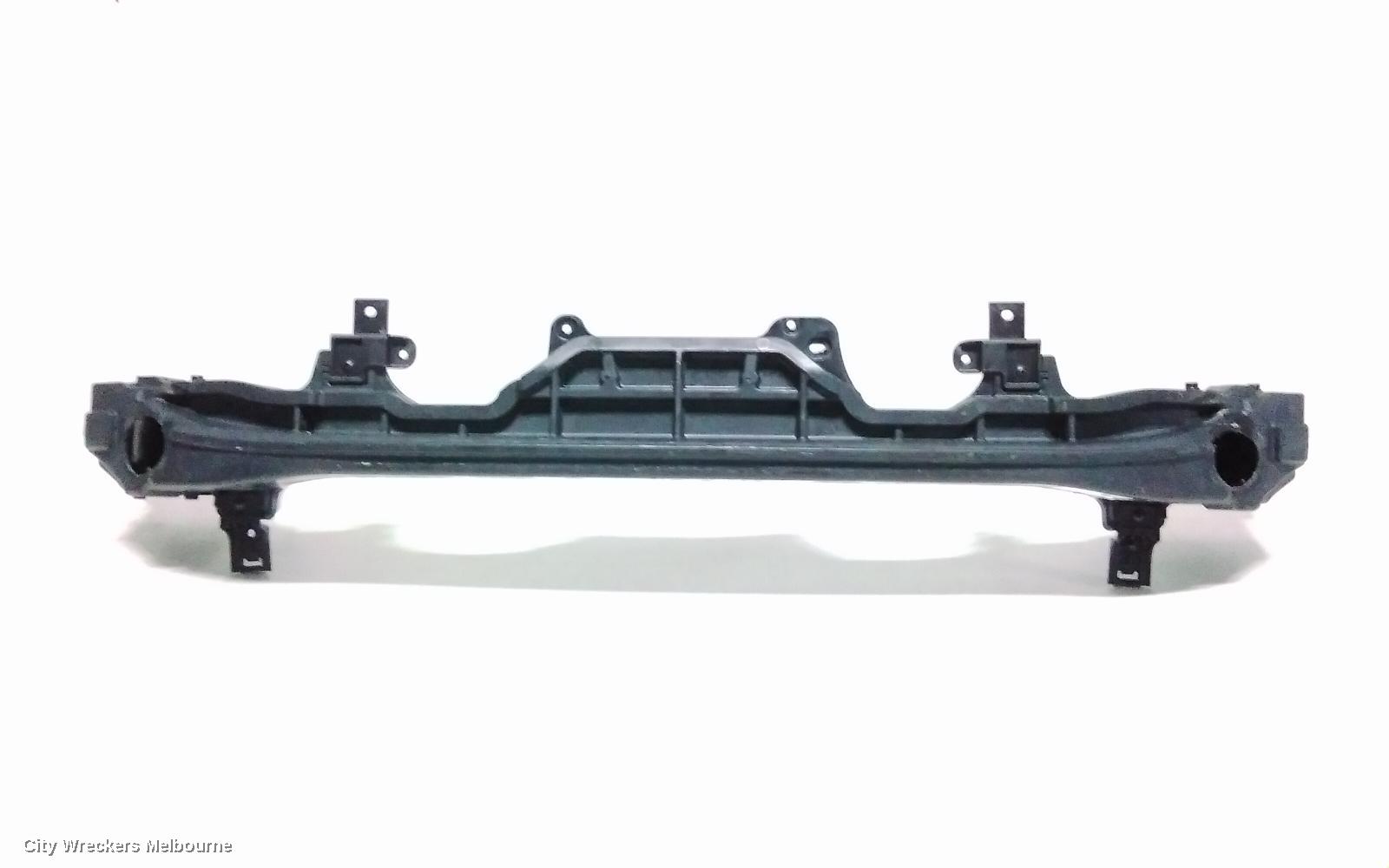 KIA STONIC R/BAR BRACKET/REINFO, MAIN REINFORCEMENT, YB, SPORT, 08/2020 ONWARDS