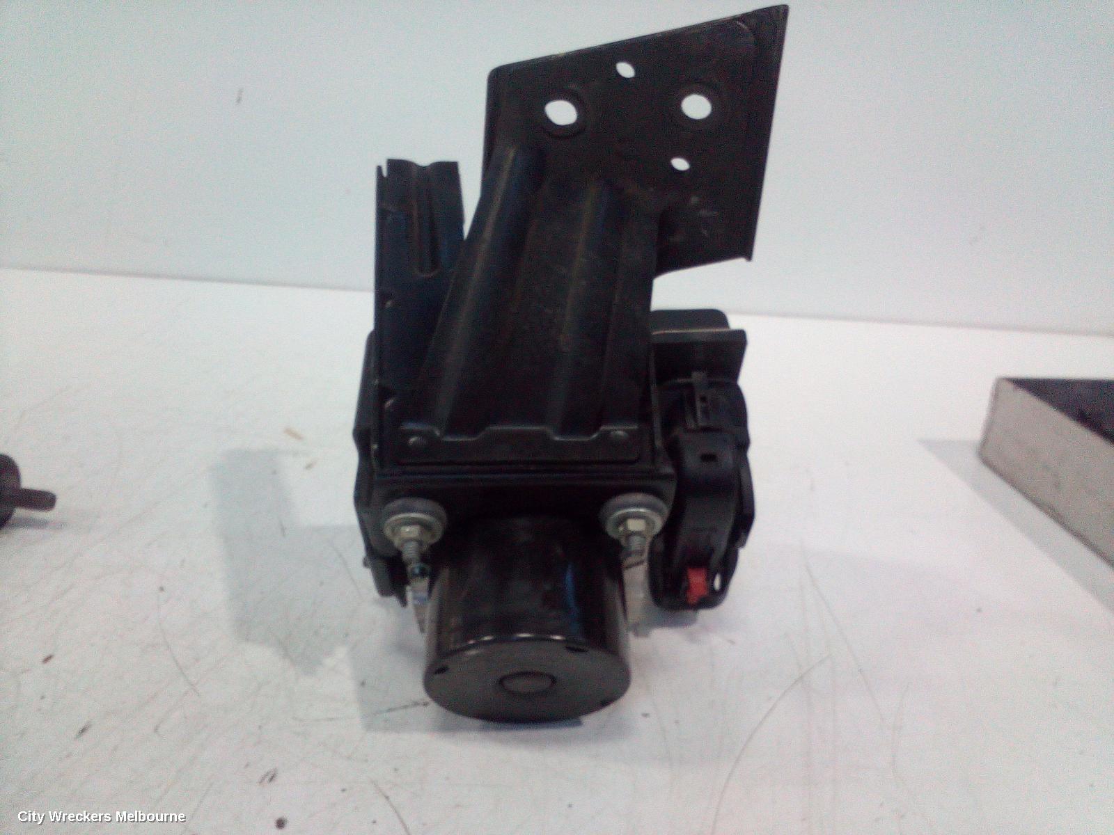 VOLKSWAGEN POLO ABS PUMP/MODULATOR, 6R, P/N 6R0907379BC, 05/2010 - 09/2017
