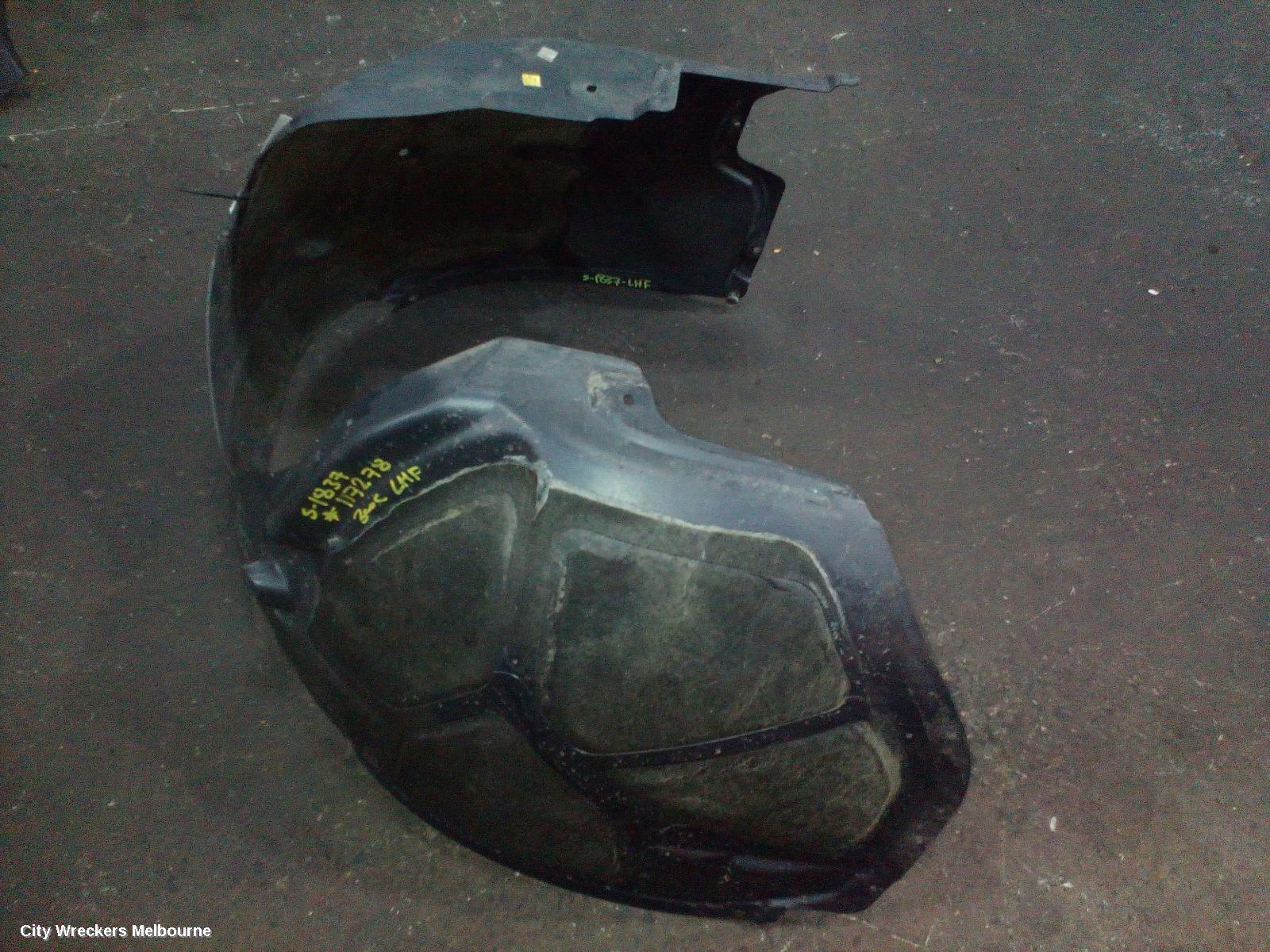 CHRYSLER 300C LEFT GUARD LINER, LX2, FRONT, 12/2011 - 12/2014