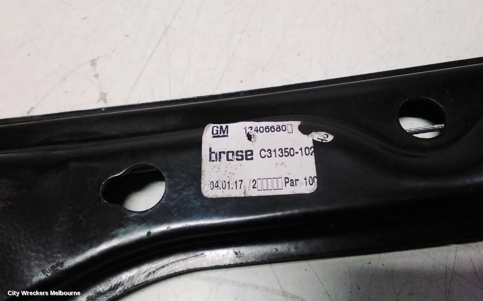 HOLDEN ASTRA RIGHT FRONT WINDOW REG/MOTOR, BK-BL, 09/2016 - 12/2020