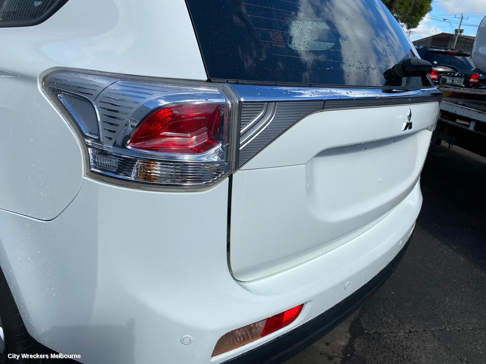 MITSUBISHI OUTLANDER RIGHT FRONT DOOR WINDOW, ZJ-ZL, 10/2012 ONWARDS