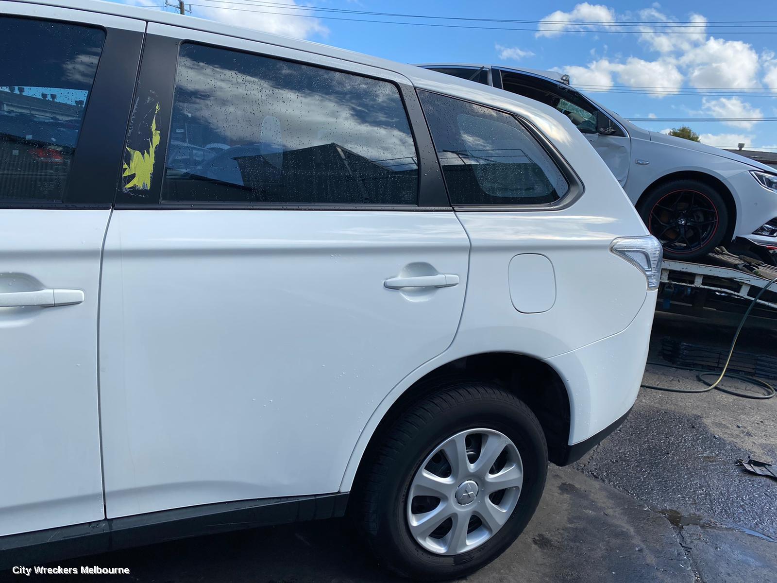 MITSUBISHI OUTLANDER RIGHT FRONT DOOR WINDOW, ZJ-ZL, 10/2012 ONWARDS