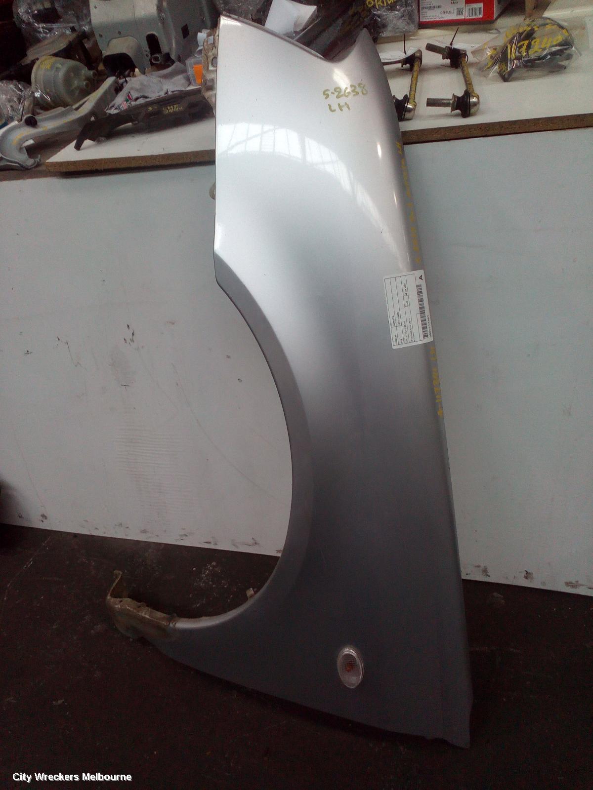 SUBARU IMPREZA LEFT GUARD, HATCH, 11/2002 - 08/2005