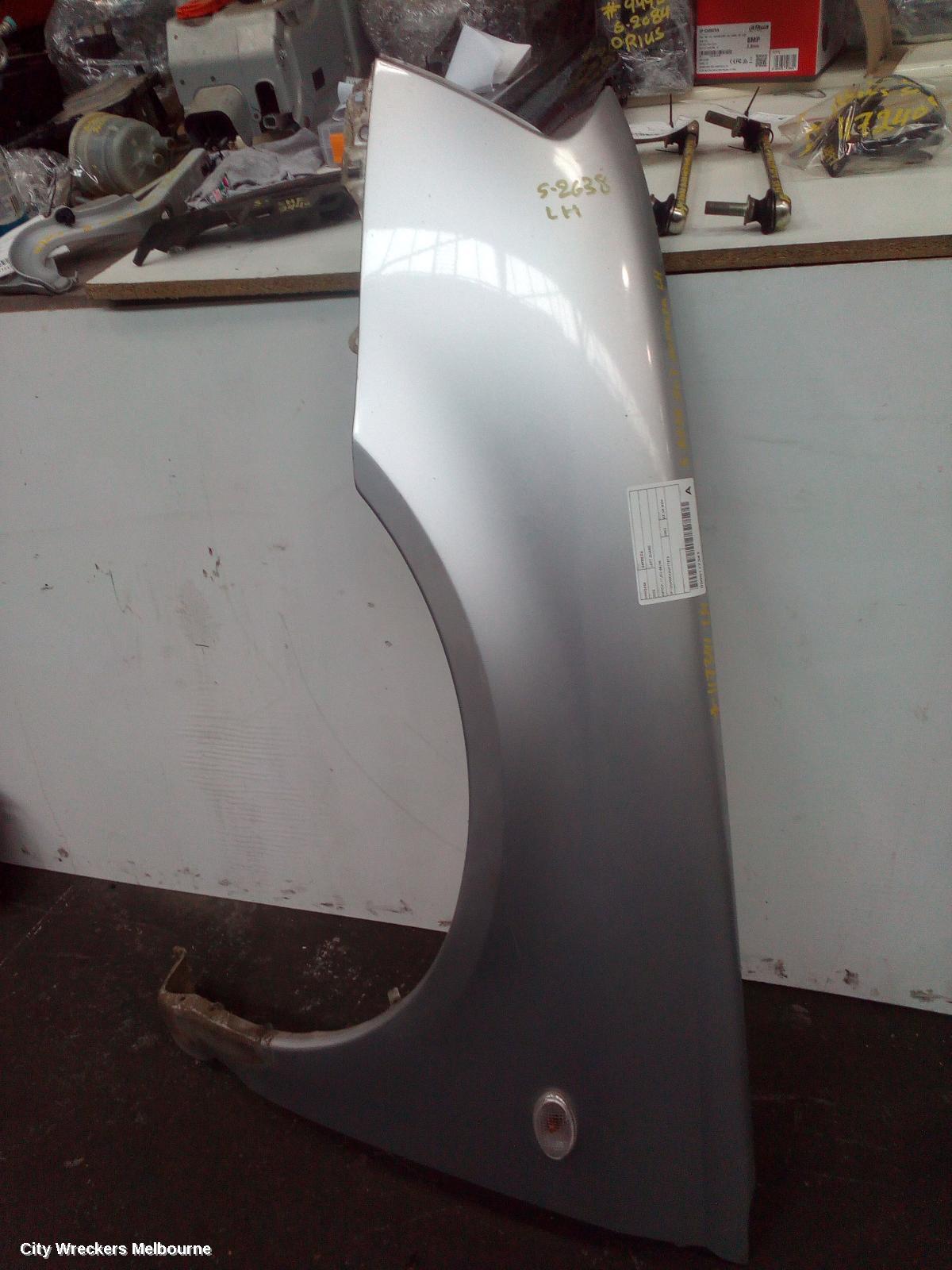 SUBARU IMPREZA LEFT GUARD, HATCH, 11/2002 - 08/2005